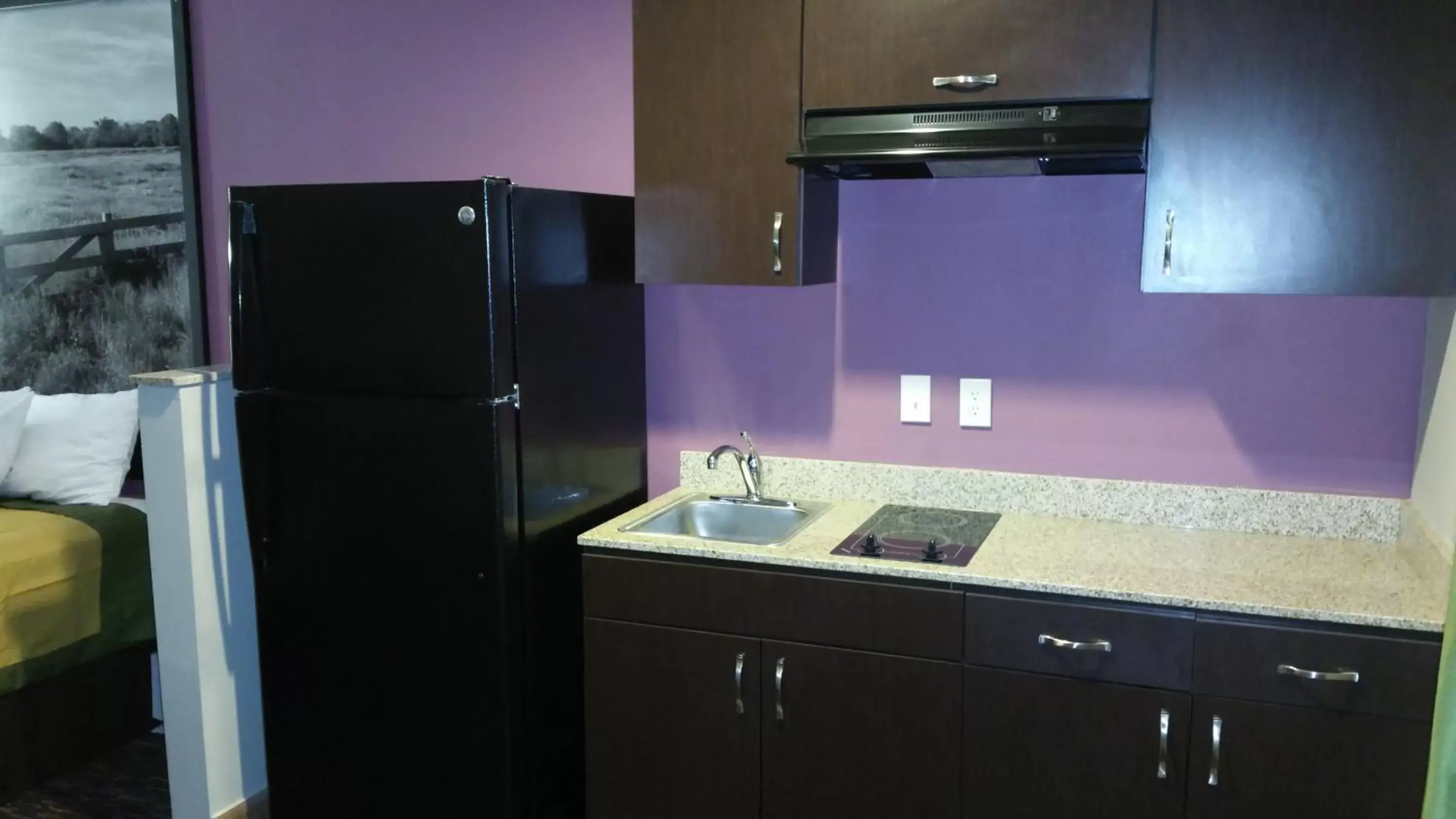 Kitchen or kitchenette, Kitchen/Kitchenette in Super 8 by Wyndham Carrizo Springs