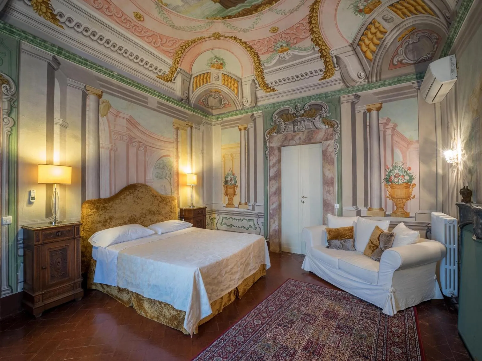 Suite in Hotel Villa Sermolli
