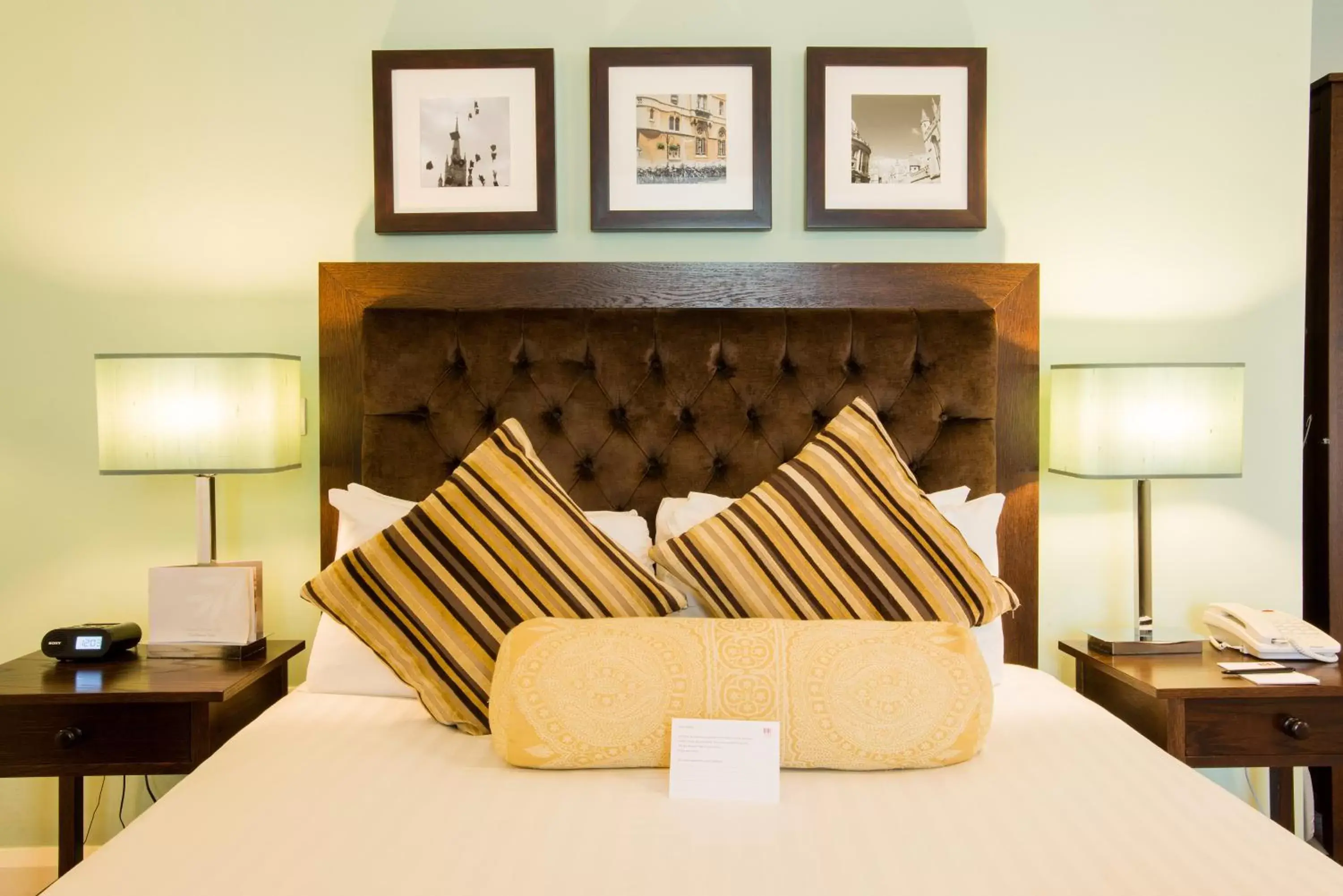 Bedroom, Bed in voco - Oxford Spires, an IHG Hotel