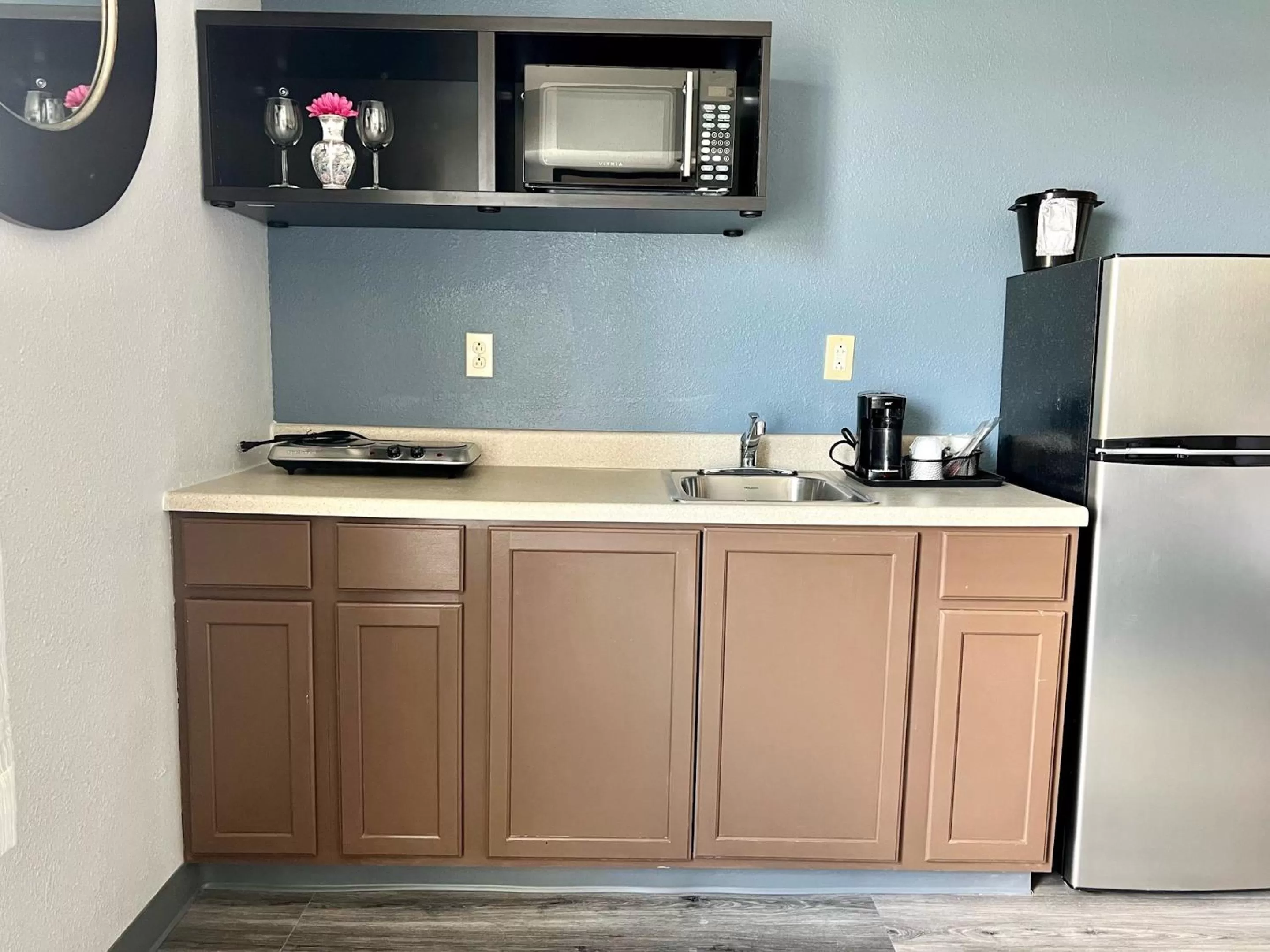 Kitchen or kitchenette in HomeTowne Studios & Suites by Red Roof Washington