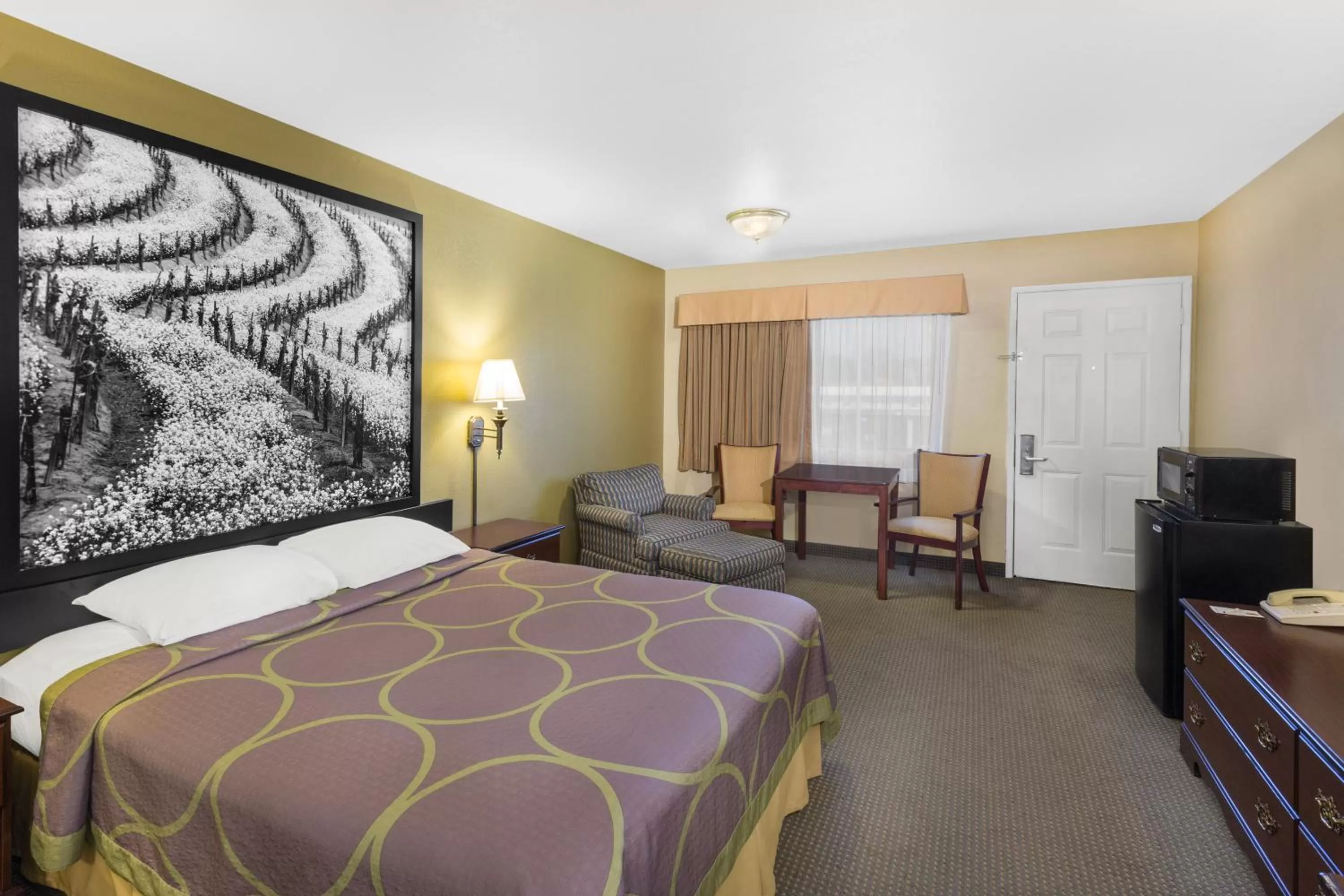 Bedroom, Bed in Super 8 by Wyndham Corning