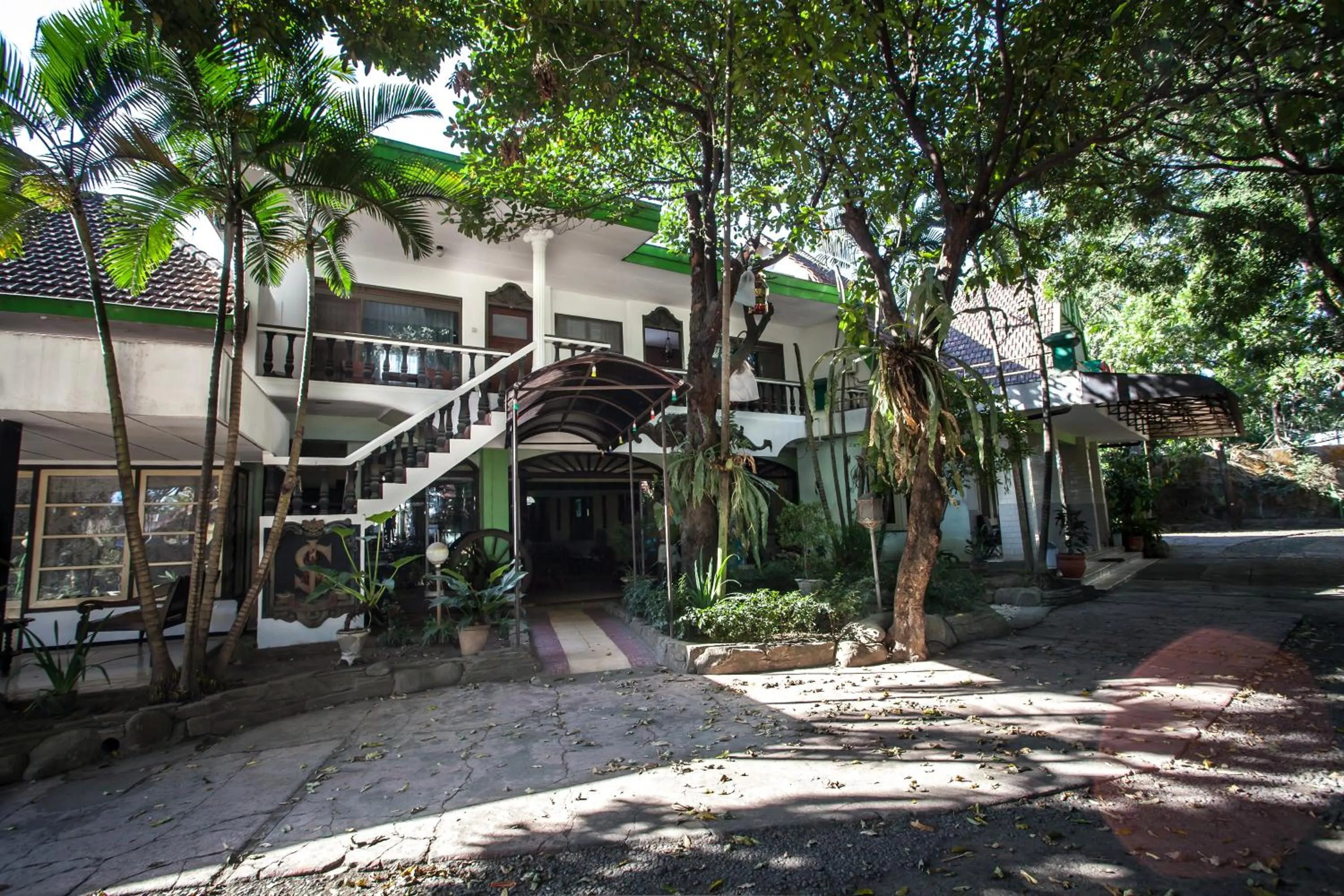 Property building in RedDoorz near Balai Kota Malang