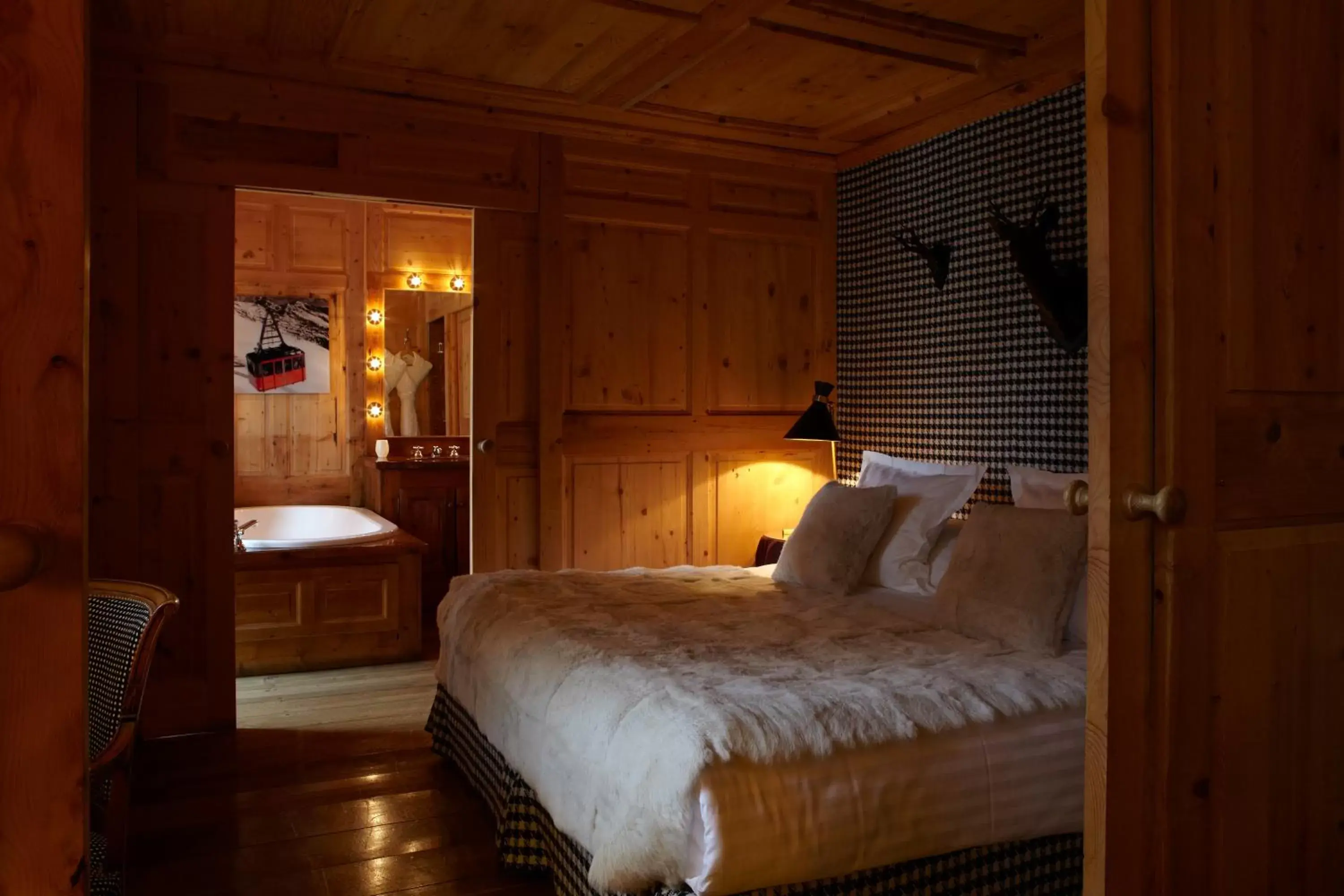 Photo of the whole room, Bed in Hotel Mont Blanc Megève