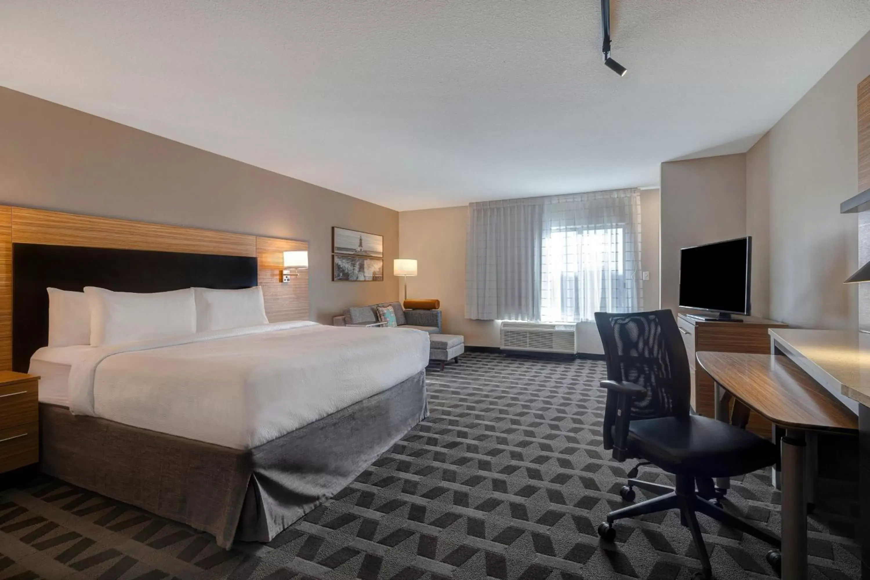 Photo of the whole room, Bed in TownePlace Suites by Marriott Monroe