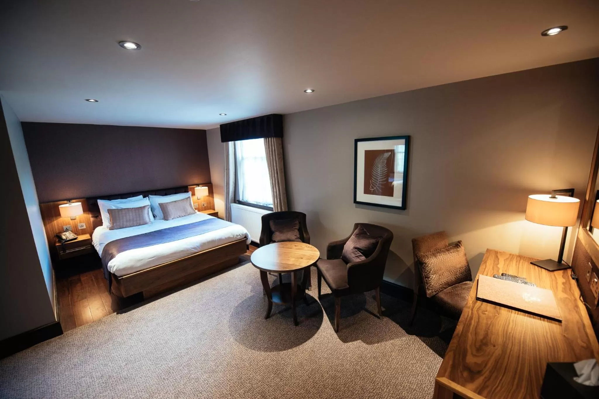 Bedroom, Bed in Busby Hotel