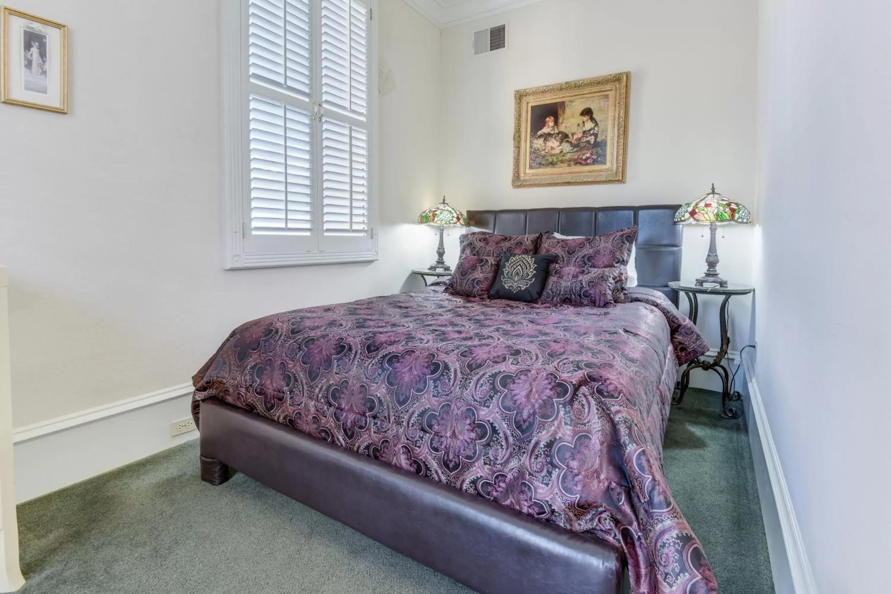 Bedroom, Bed in Chateau Orleans