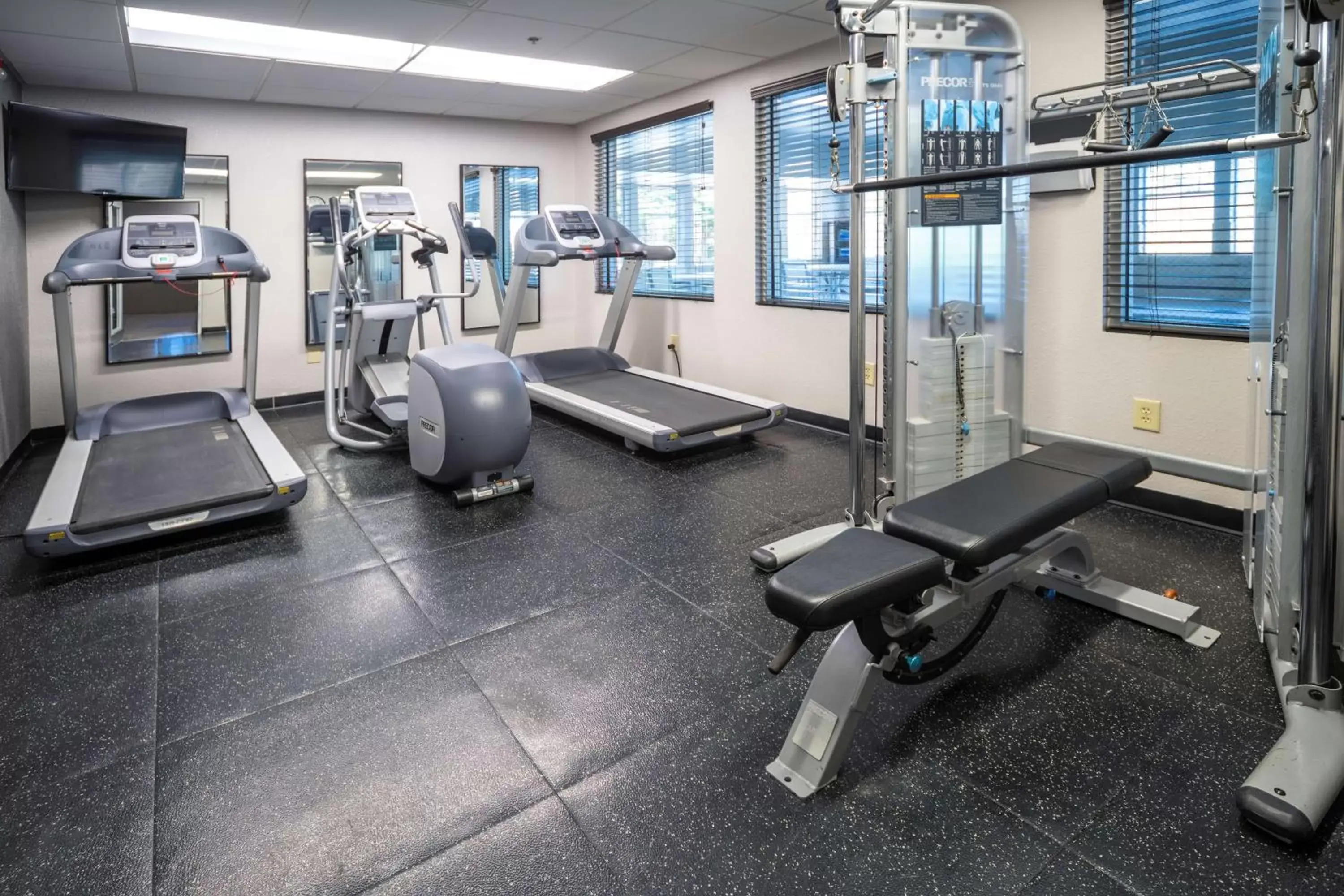 Activities, Fitness Center/Facilities in Country Inn & Suites by Radisson, Stone Mountain, GA