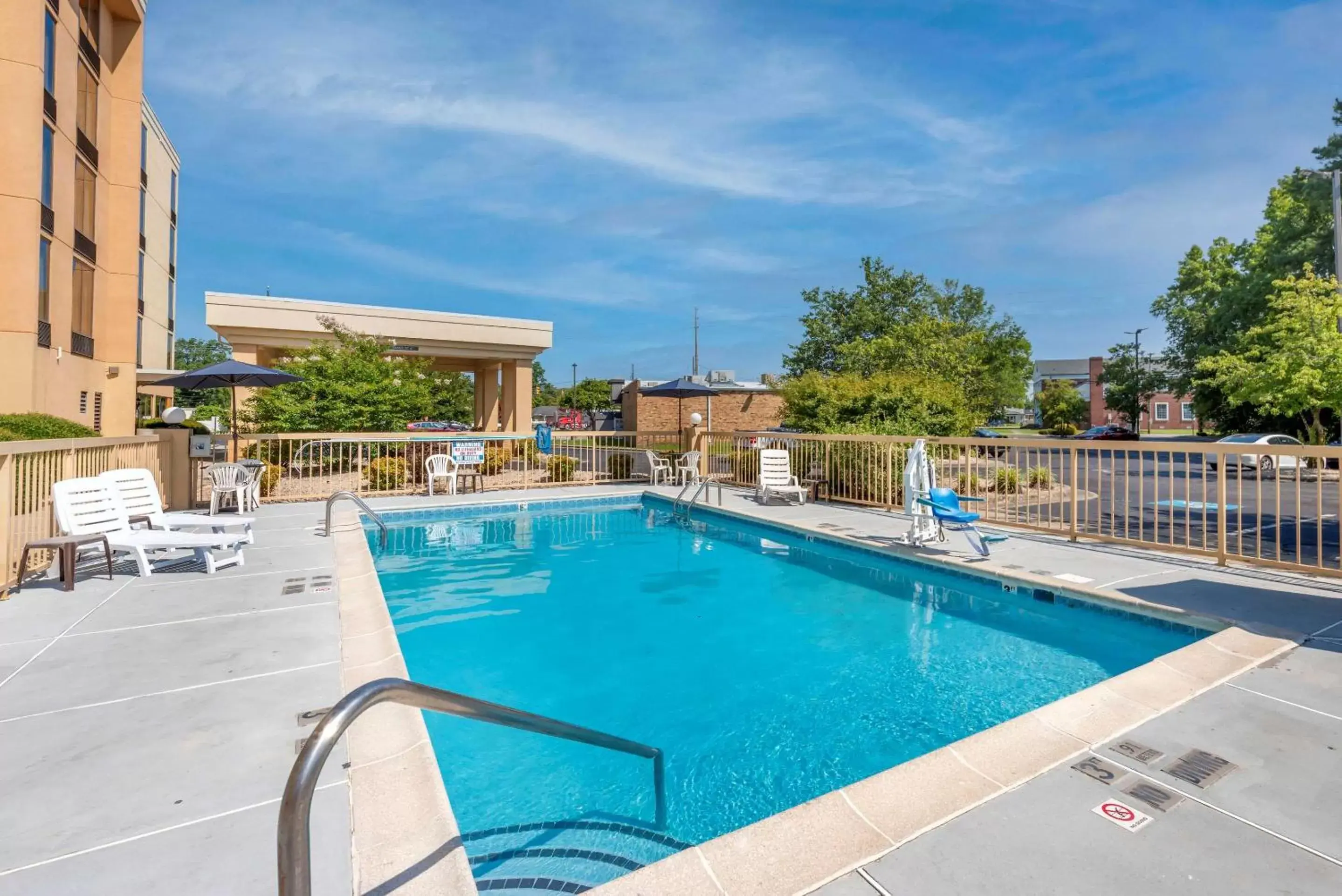 Activities, Swimming Pool in Comfort Inn Elizabeth City near University