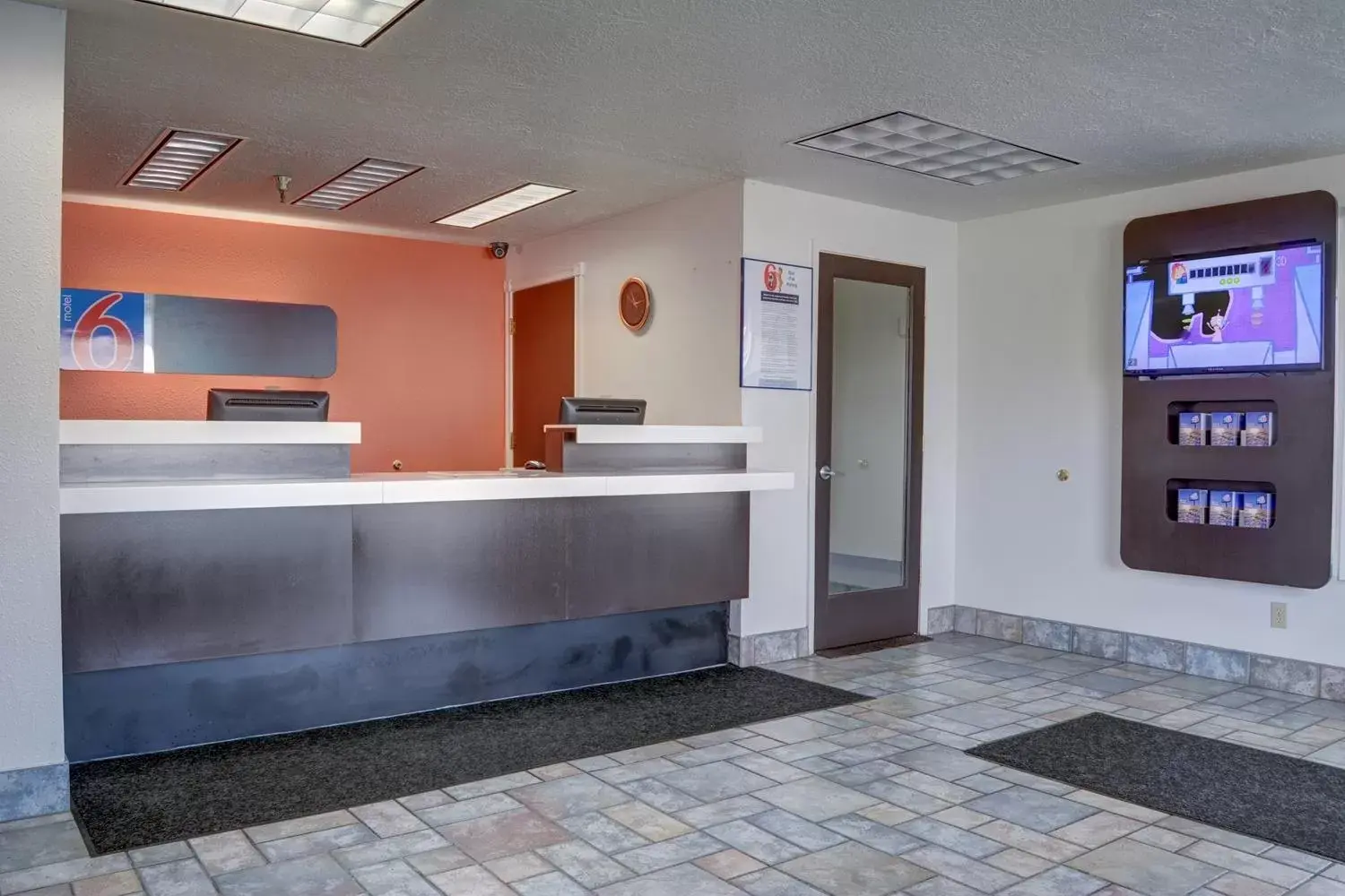 Lobby or reception, Lobby/Reception in Motel 6-The Dalles, OR