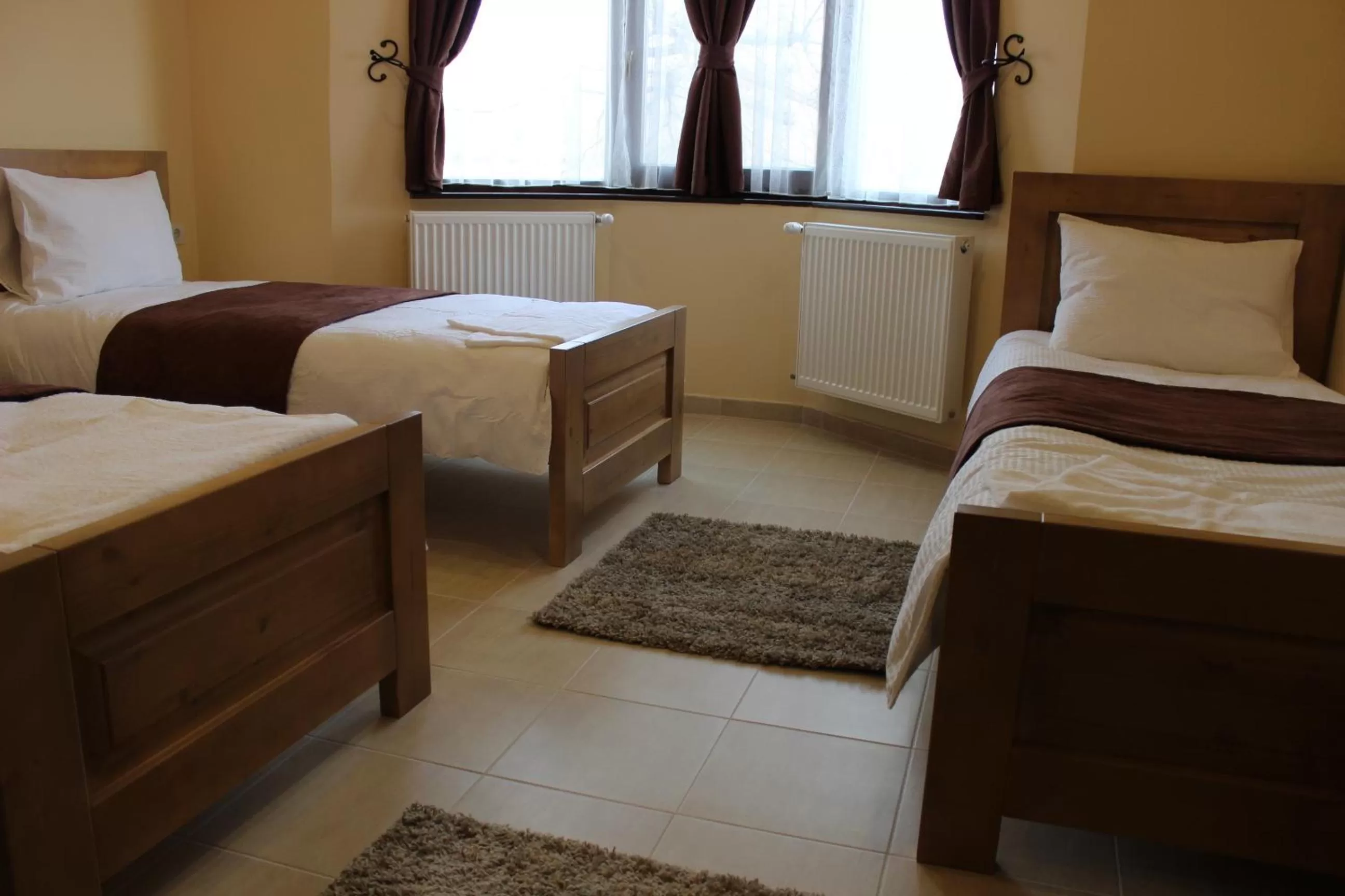 Decorative detail, Bed in Alice Panzió Gold