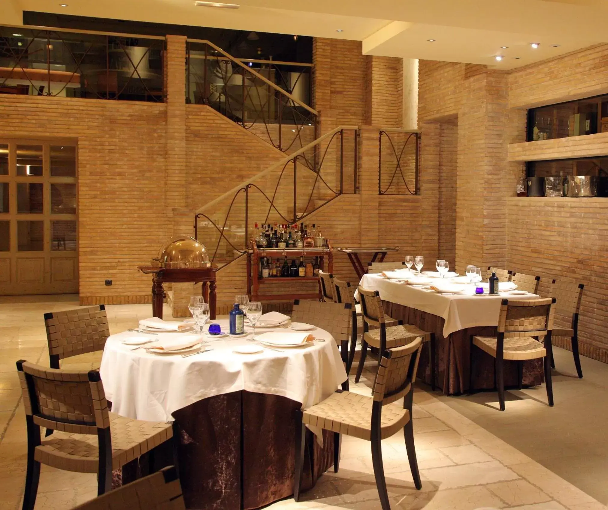 Restaurant/Places to Eat in Hotel Palafox