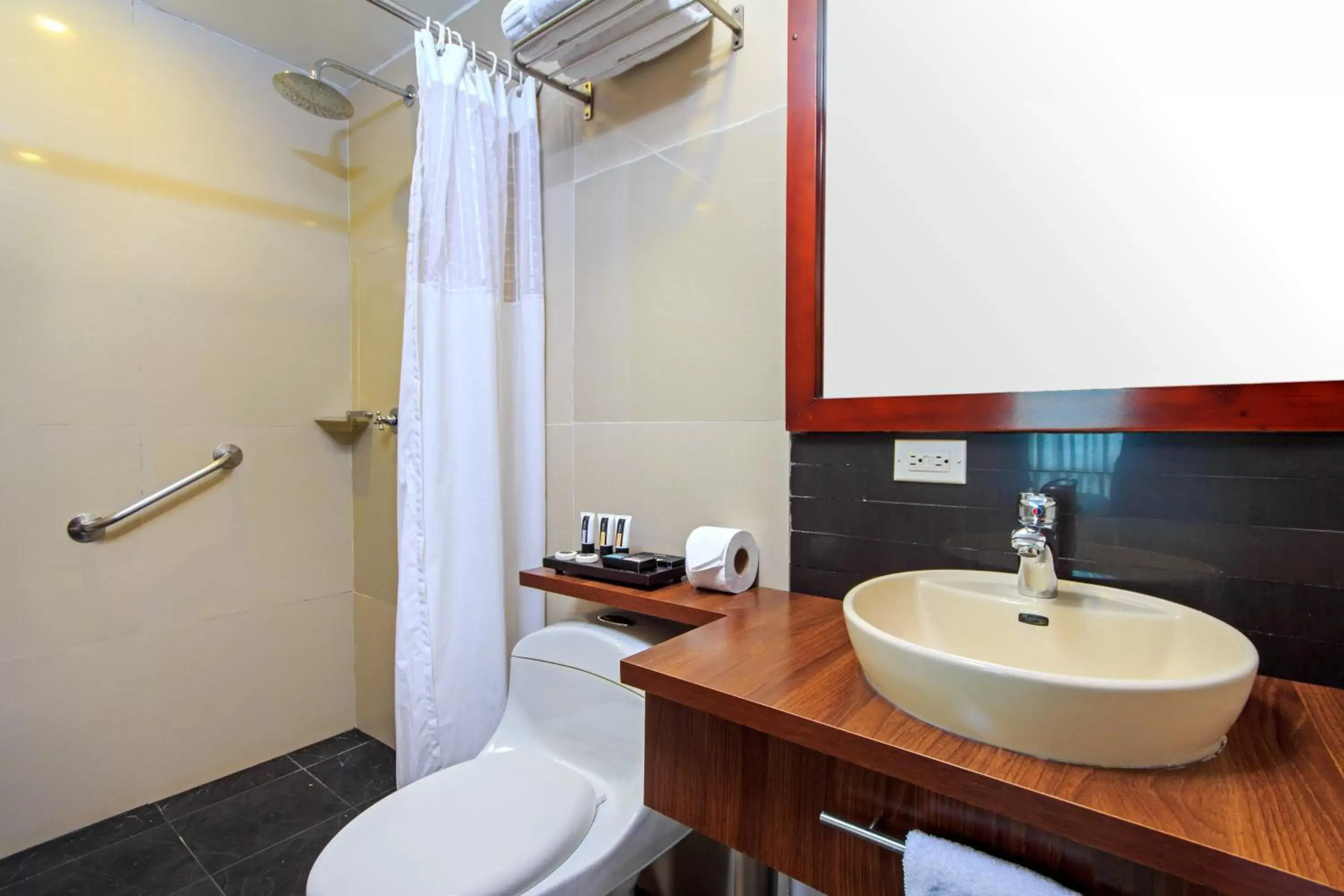 Bathroom in The Morgana Poblado Suites Hotel
