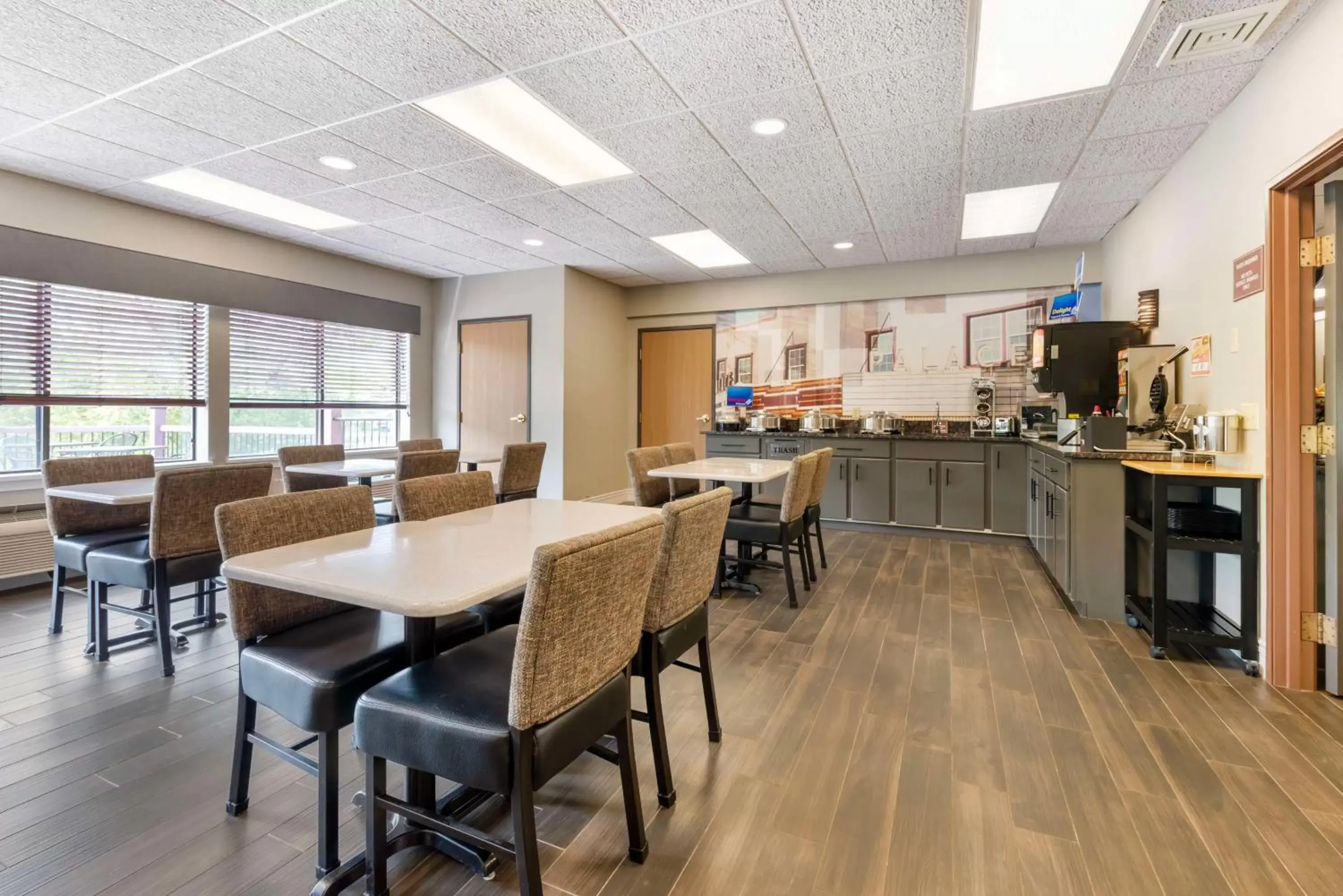 Breakfast in Best Western Spooner Riverplace Breakfast in Best Western Spooner Riverplace