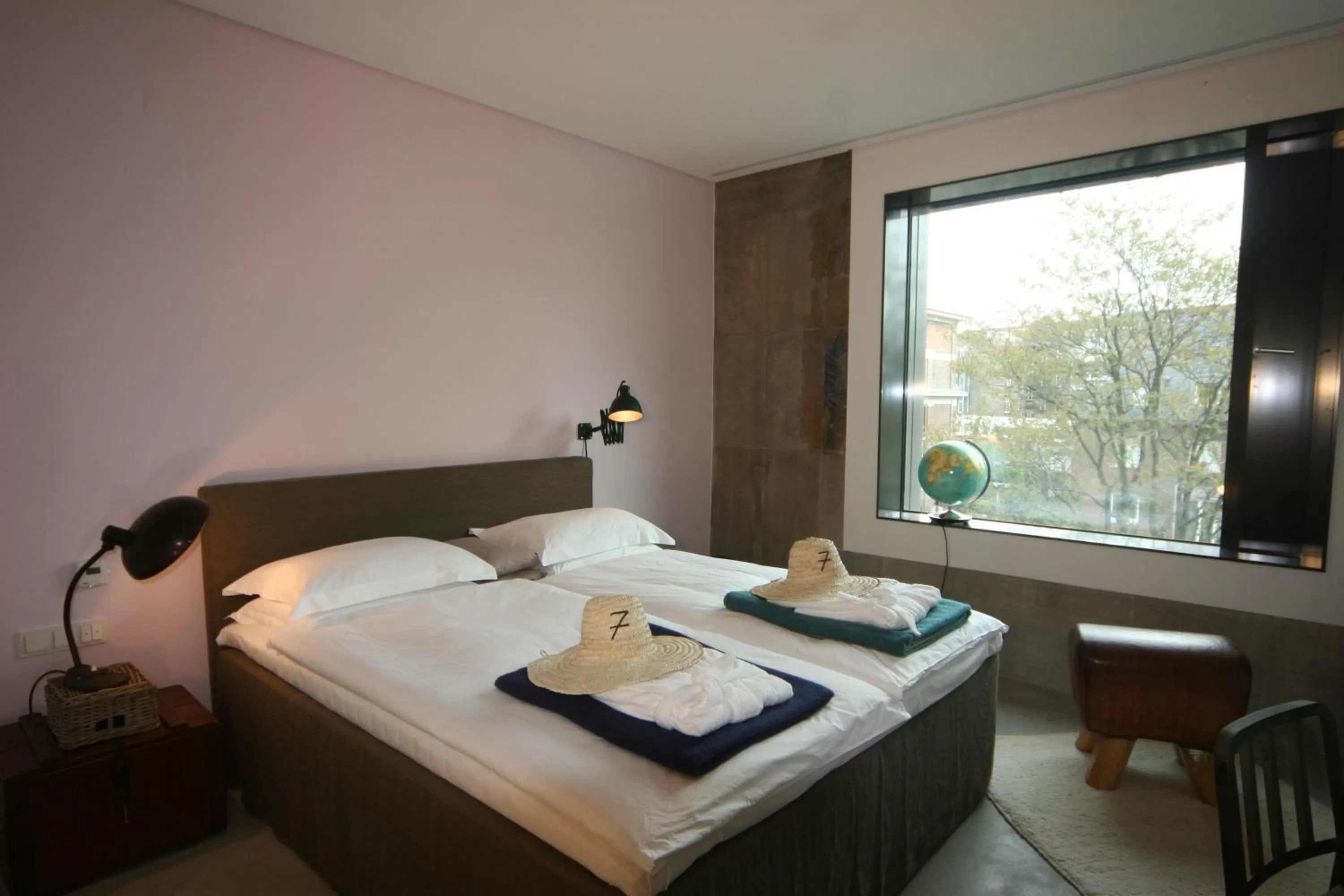 Bed in Speicher7 Hotel