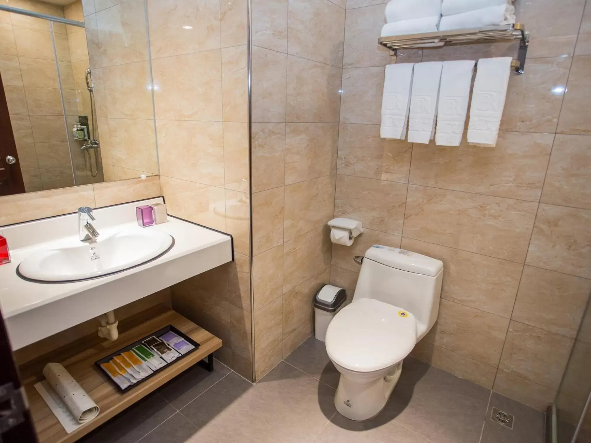 Bathroom in Rainbow Hotel