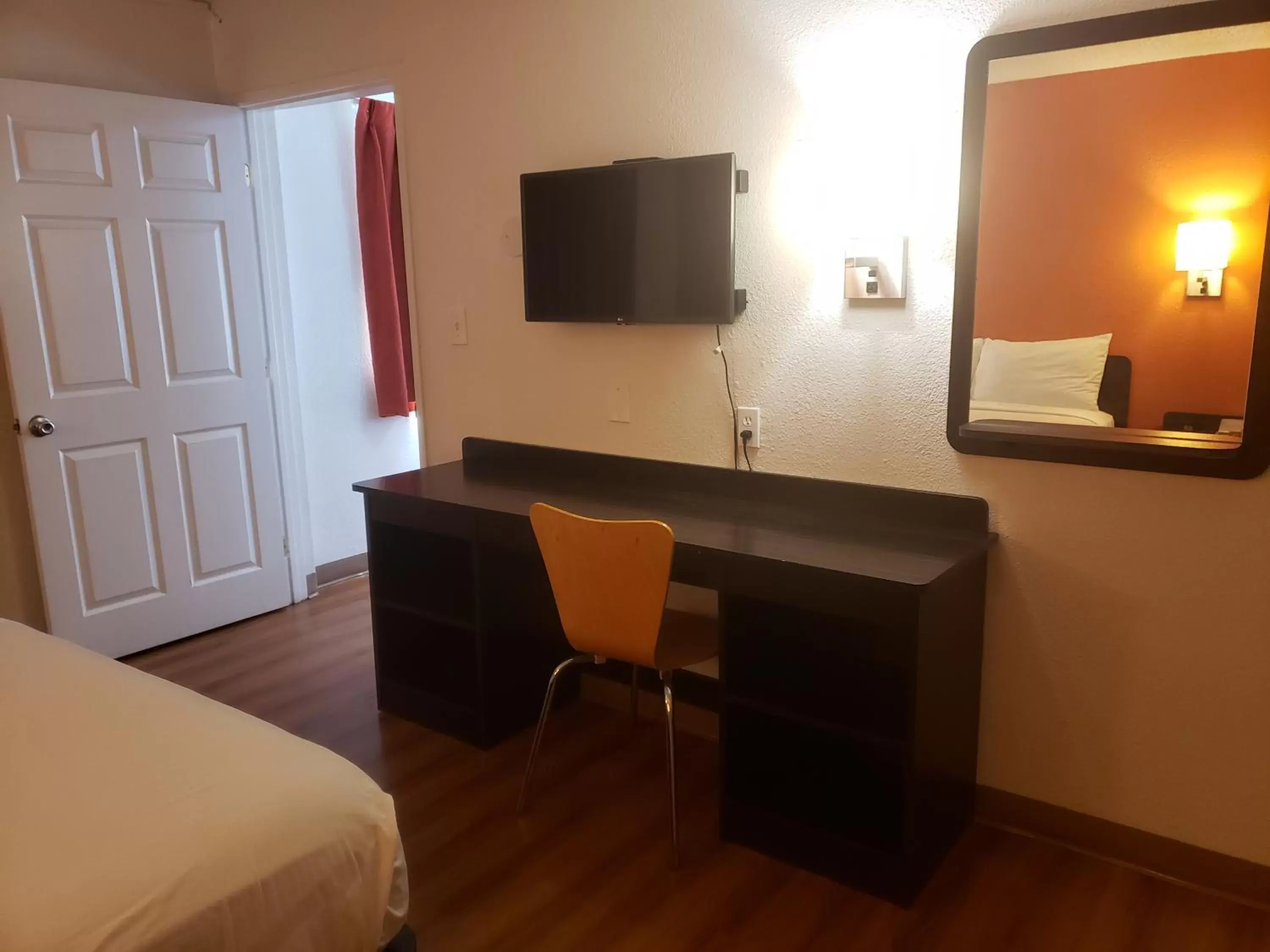 TV and multimedia, TV/Entertainment Center in Motel 6-Rancho Mirage, CA - Palm Springs
