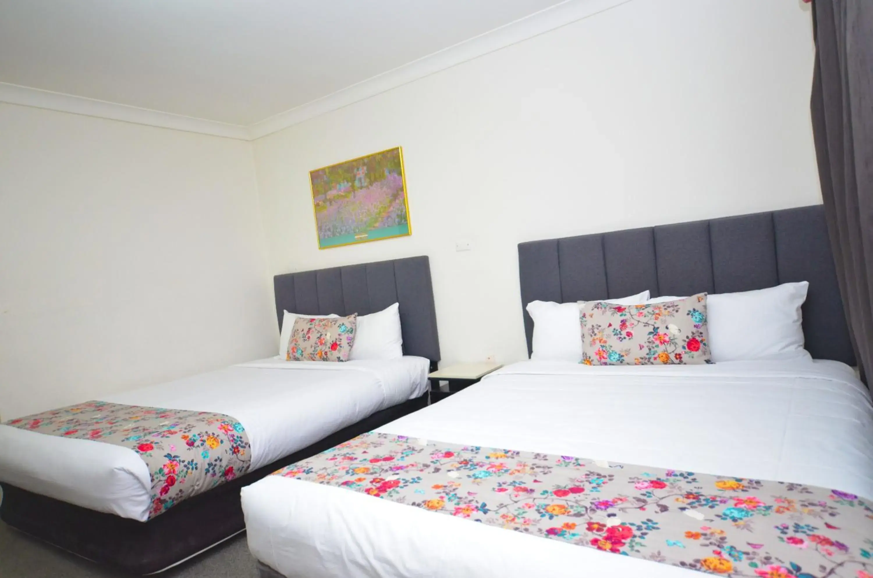 Deluxe Quadruple Room in Ben Chifley Motor Inn Deluxe Quadruple Room in Ben Chifley Motor Inn