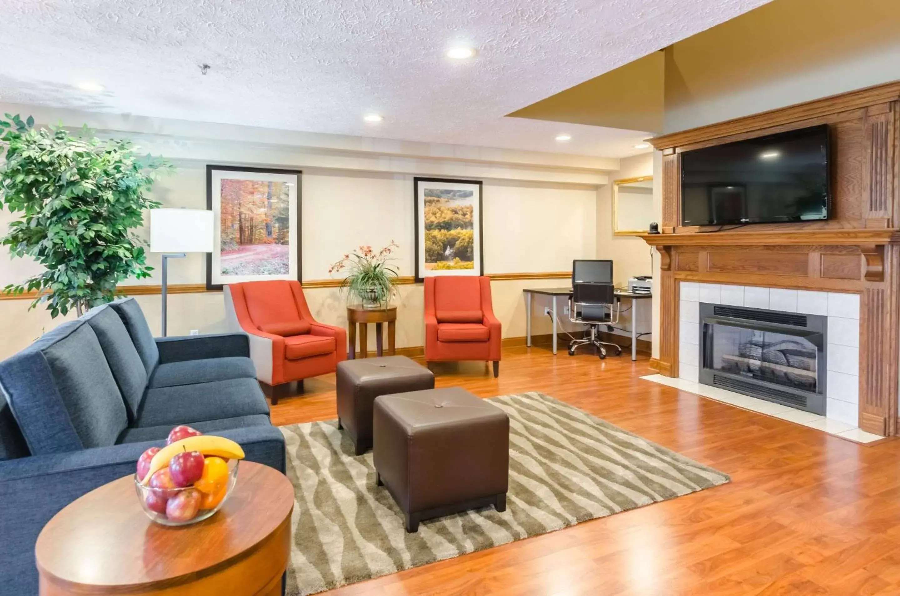 Lobby or reception, Seating Area in Comfort Inn Wytheville - Fort Chiswell