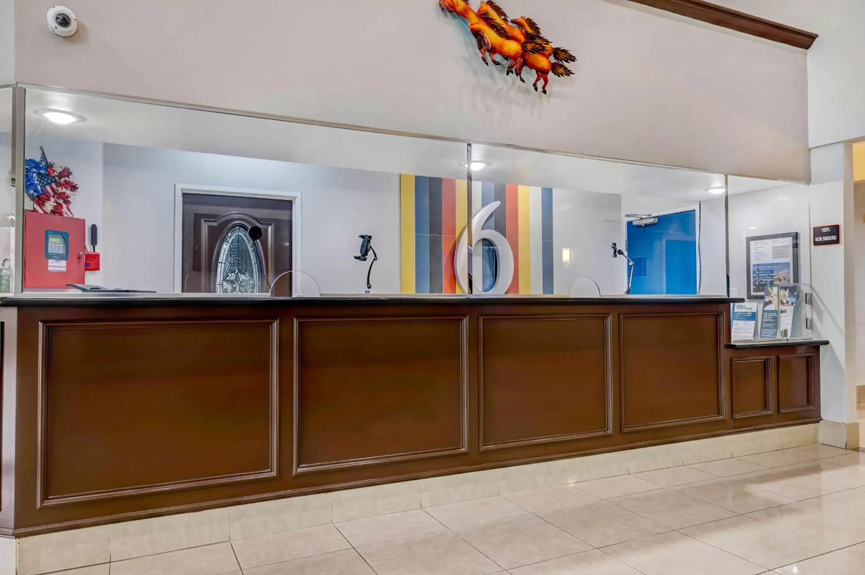 Lobby or reception, Lobby/Reception in Motel 6-Mesquite, TX - Balch Springs