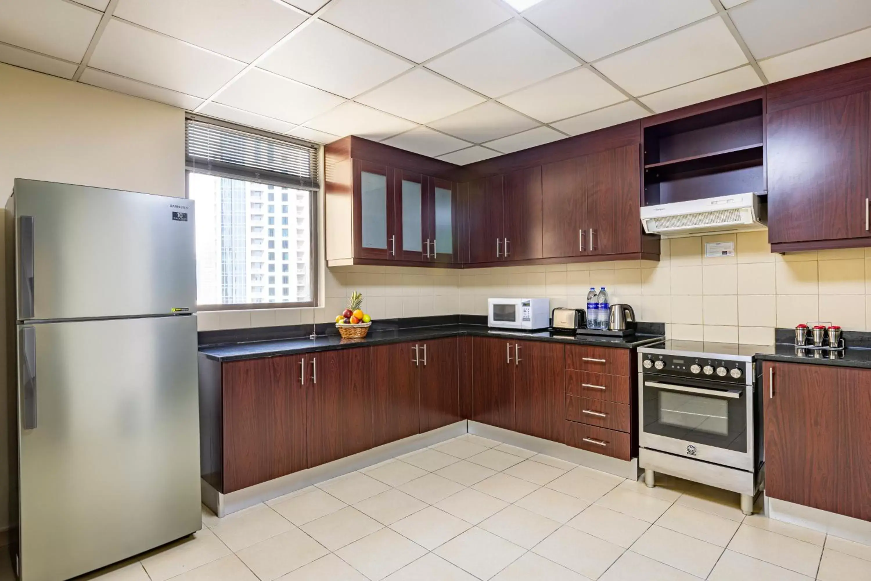 Kitchen or kitchenette, Kitchen/Kitchenette in Roda Amwaj Suites Jumeirah Beach Residence