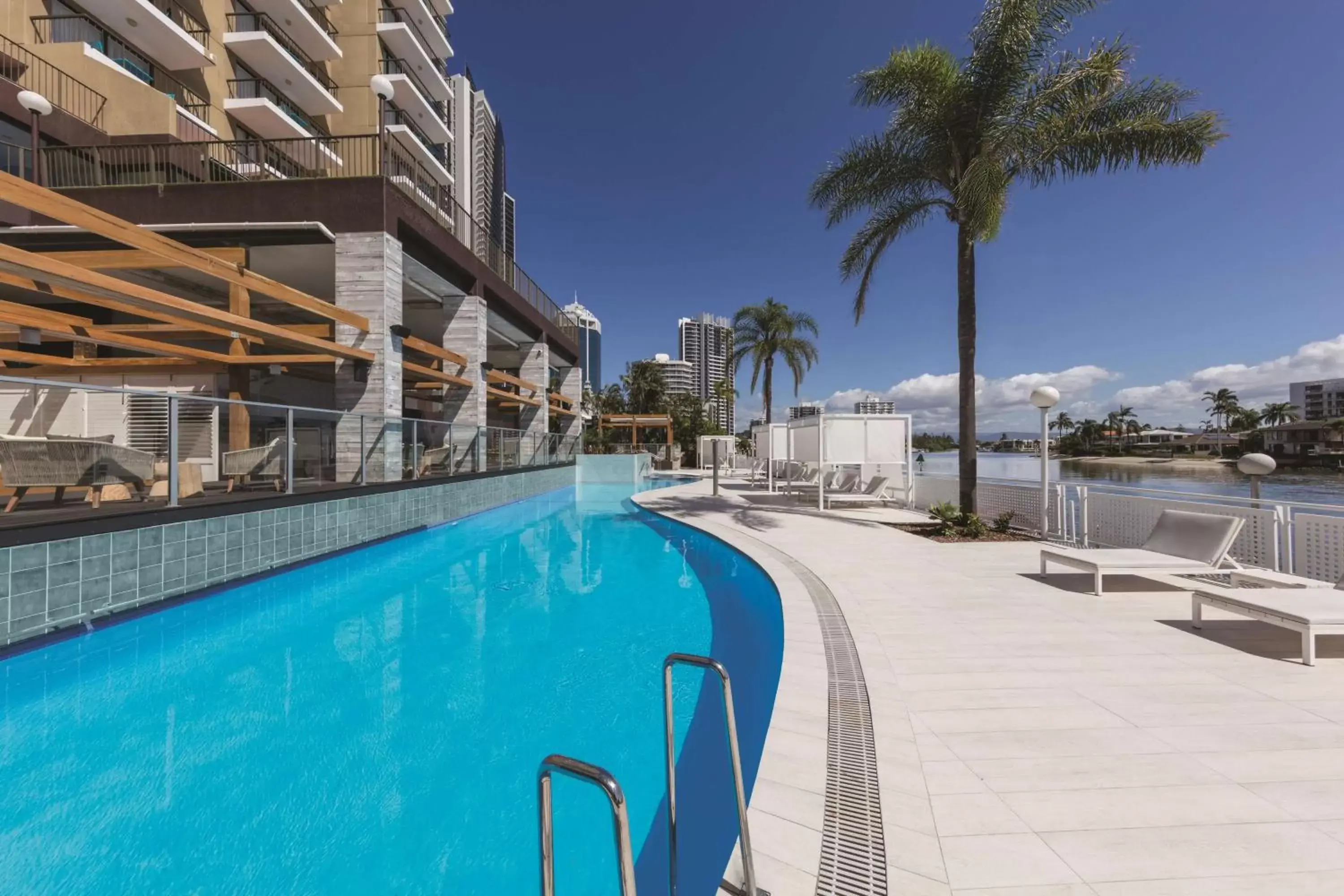 Hot Tub, Swimming Pool in Vibe Hotel Gold Coast