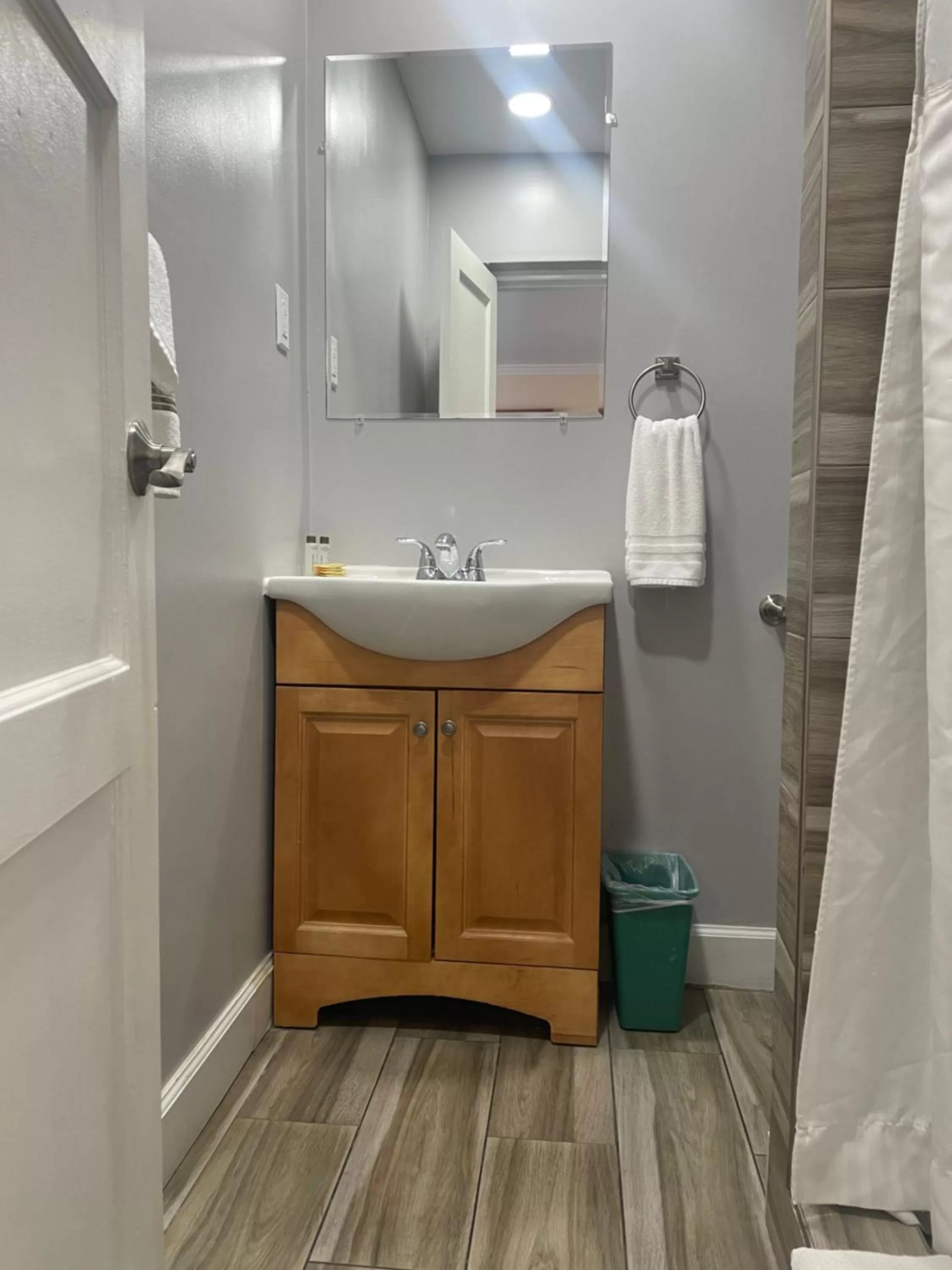 Bathroom in Howard Johnson by Wyndham Ridgecrest, CA