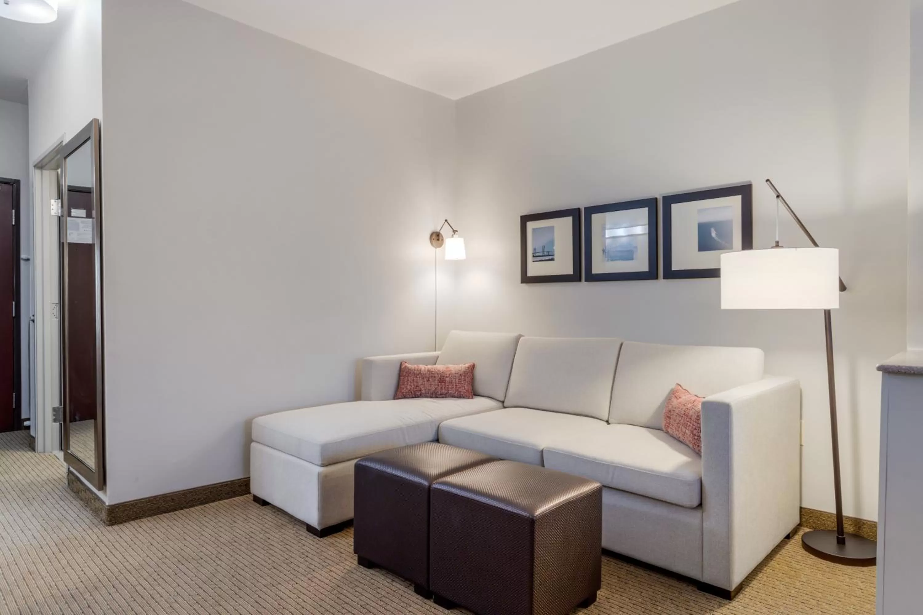 Seating area in Comfort Suites La Porte - Baytown