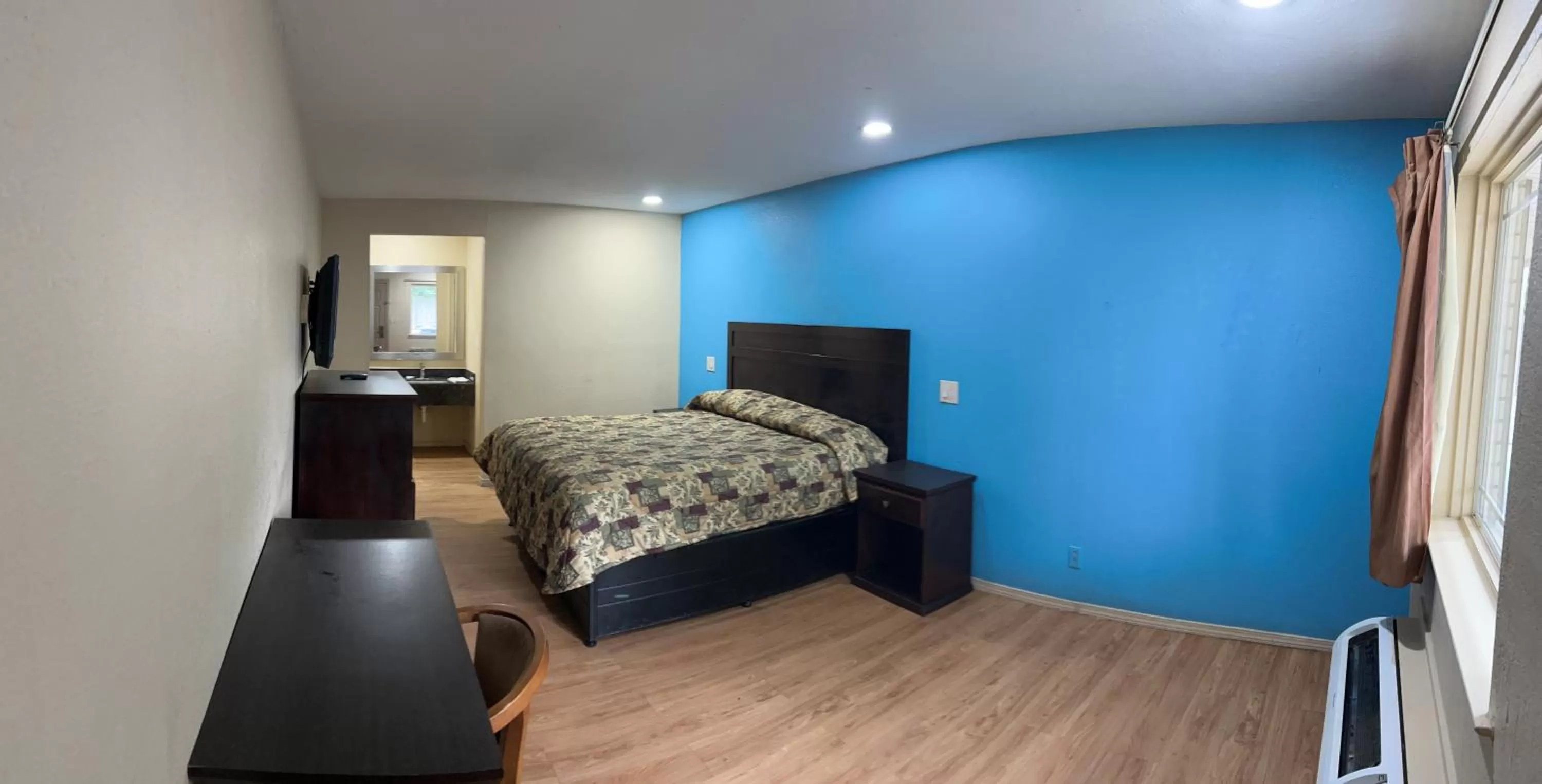 Bedroom in Blue Star inn