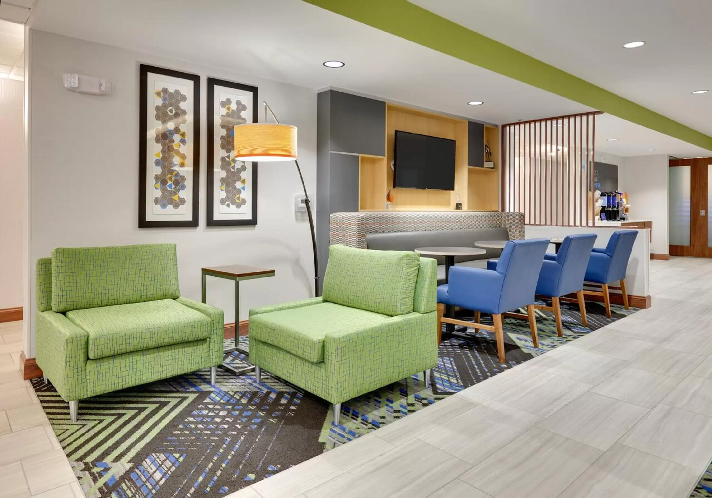 Property building, Seating Area in Holiday Inn Express & Suites Mitchell, an IHG Hotel