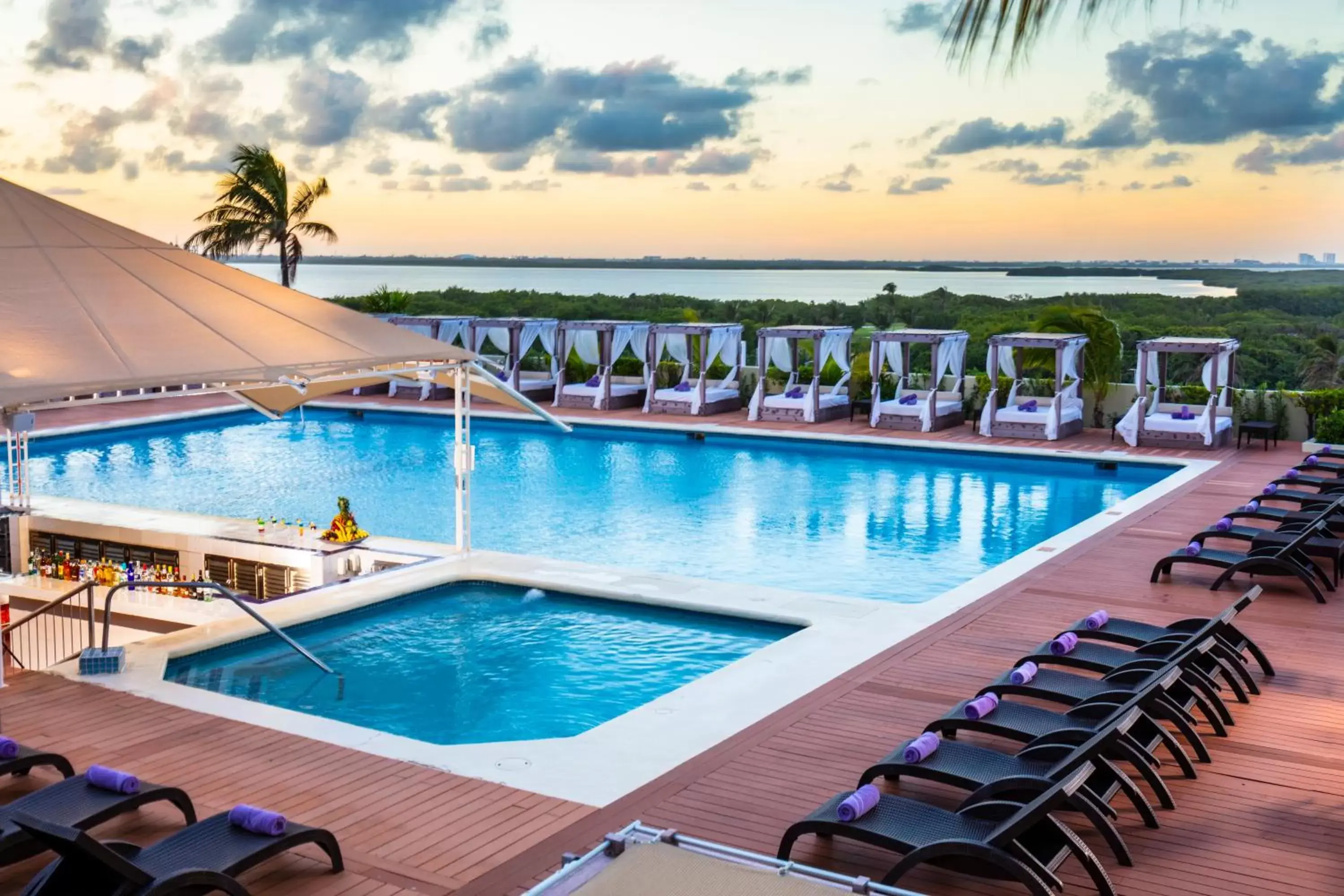 Pool view, Swimming Pool in Crown Paradise Club Cancun - All Inclusive