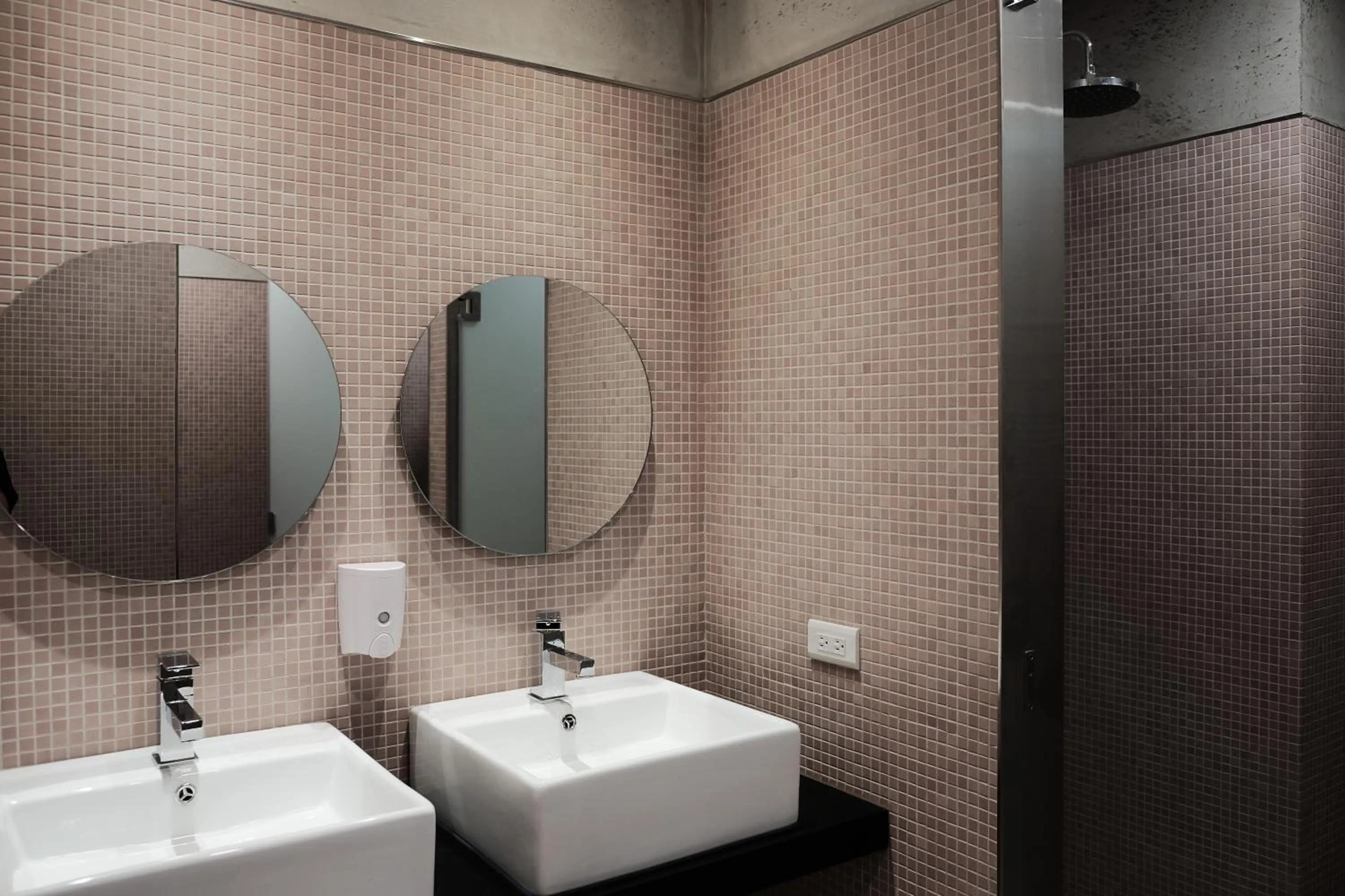 Shower in Waterfront Hotel