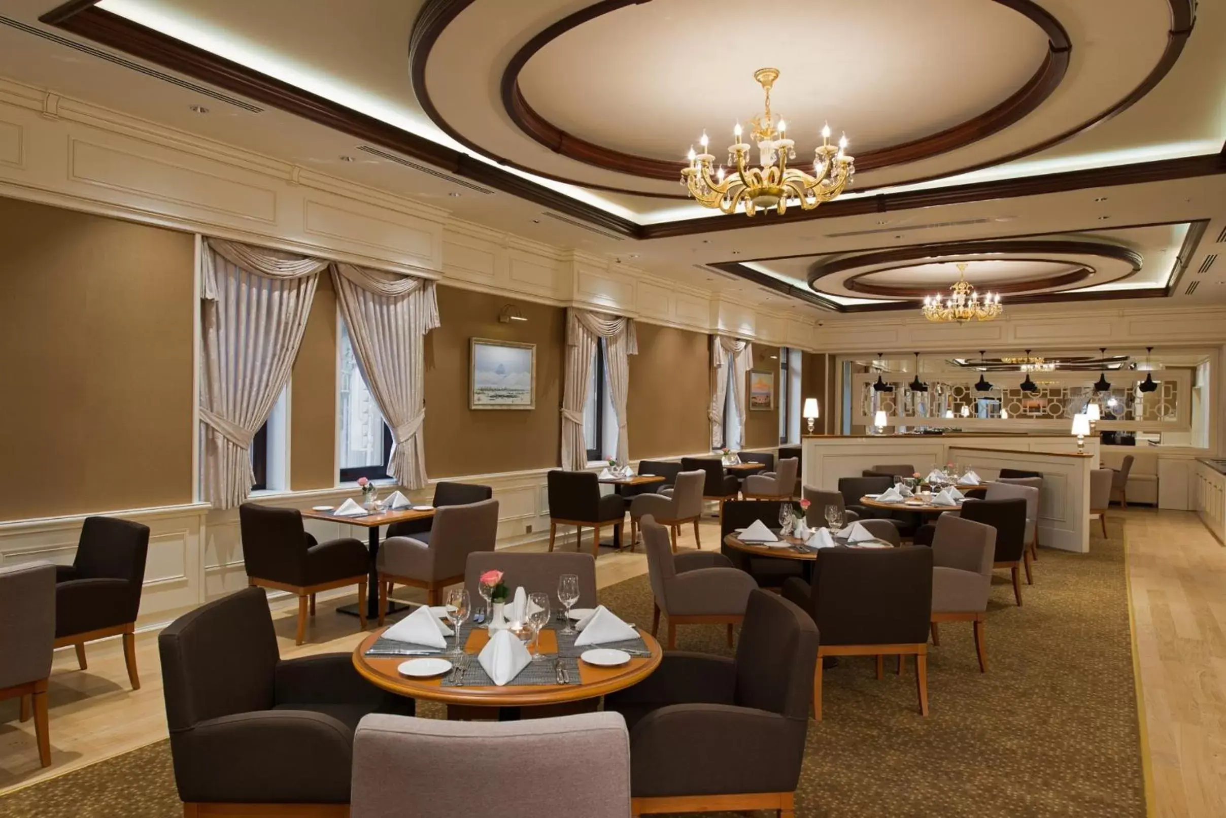Restaurant/Places to Eat in Divan Suites Batumi