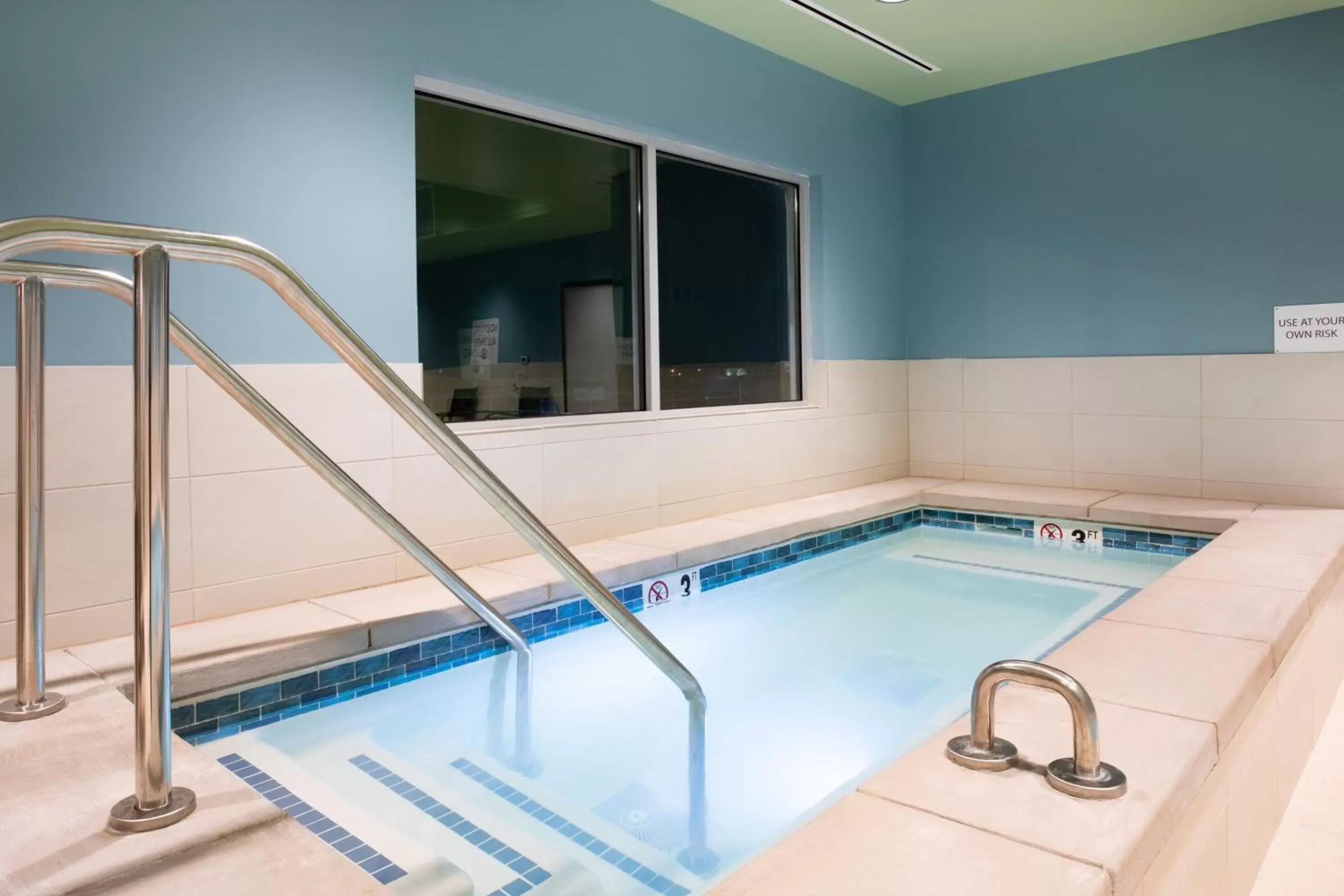 Swimming pool in Holiday Inn Express & Suites - Ely by IHG Swimming pool in Holiday Inn Express & Suites - Ely by IHG