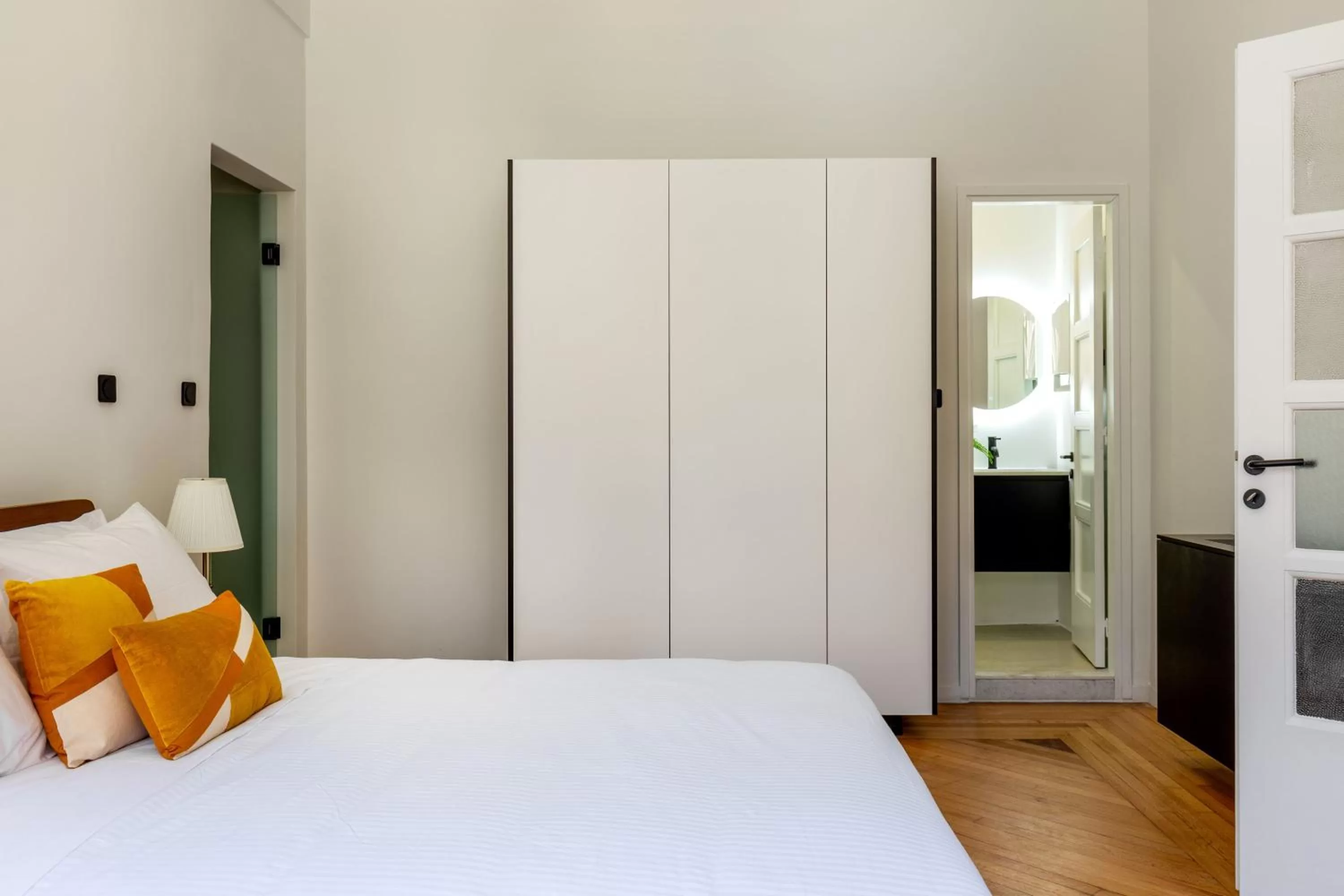 Bedroom, Bed in ZOIA The Met by UPSTREET