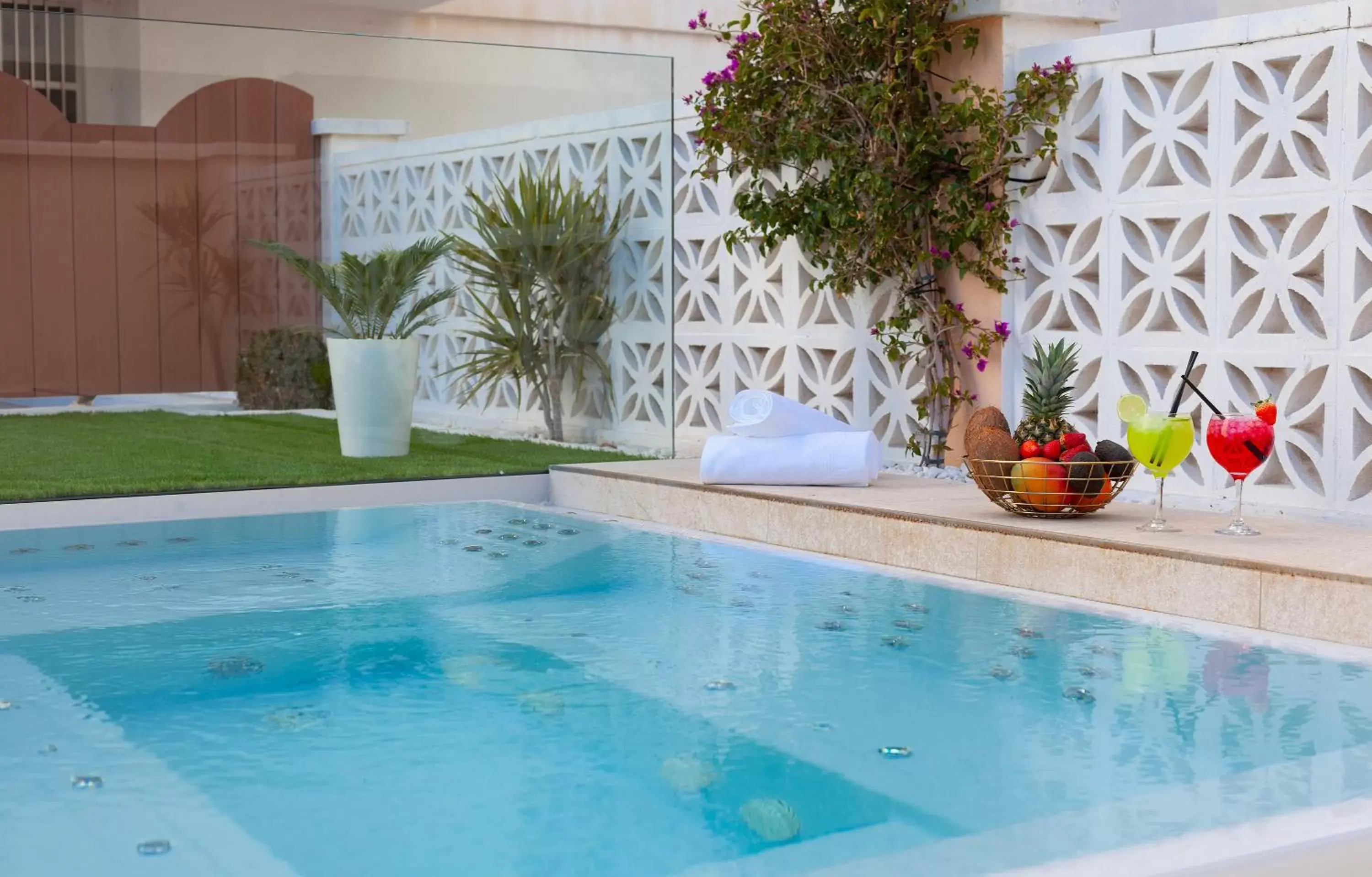 Swimming Pool in Hotel Helios Costa Tropical