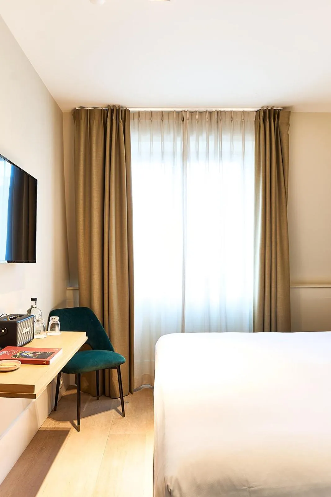 Photo of the whole room, Bed in Hotel FRANQ