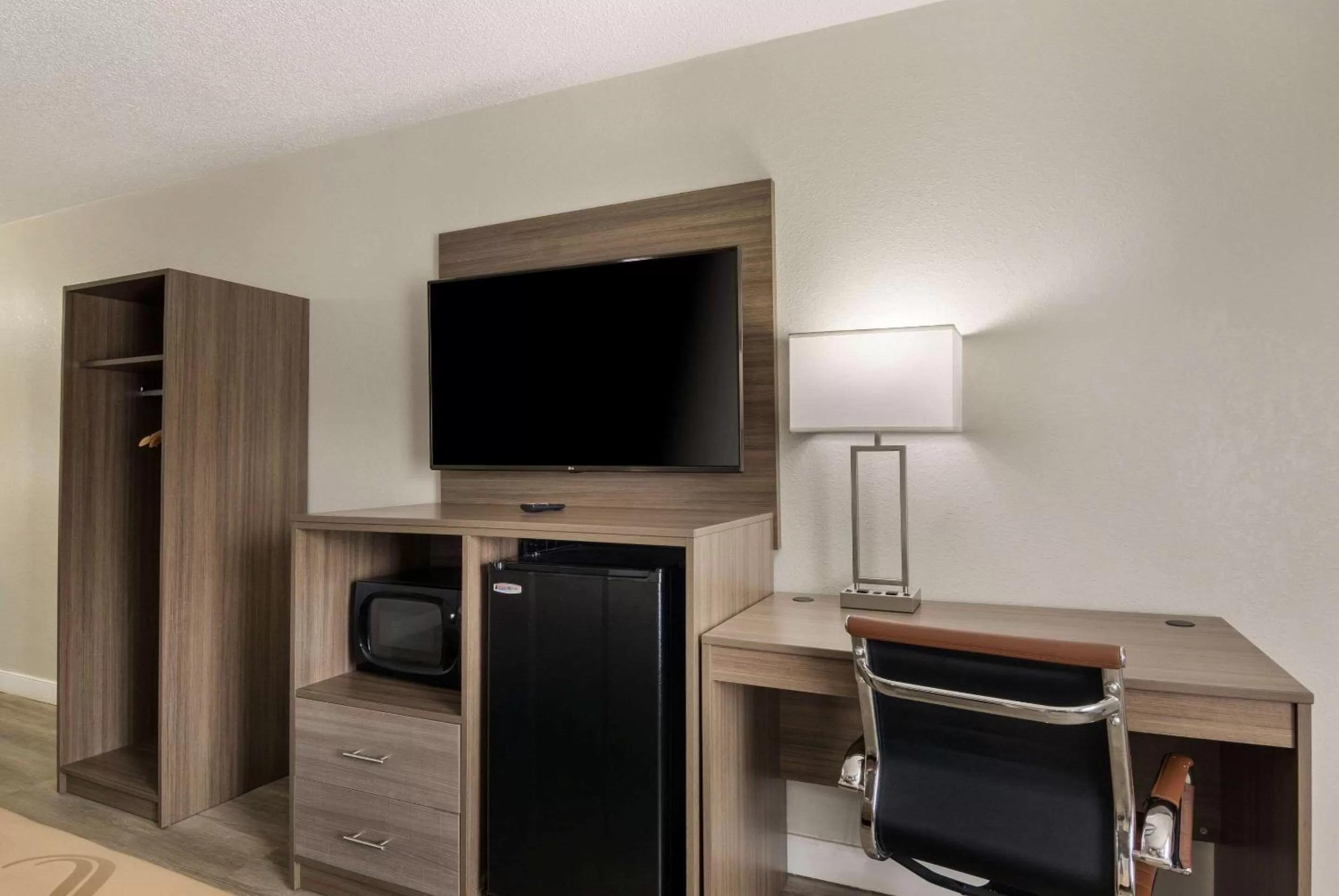 Bedroom in Quality Inn Emporia