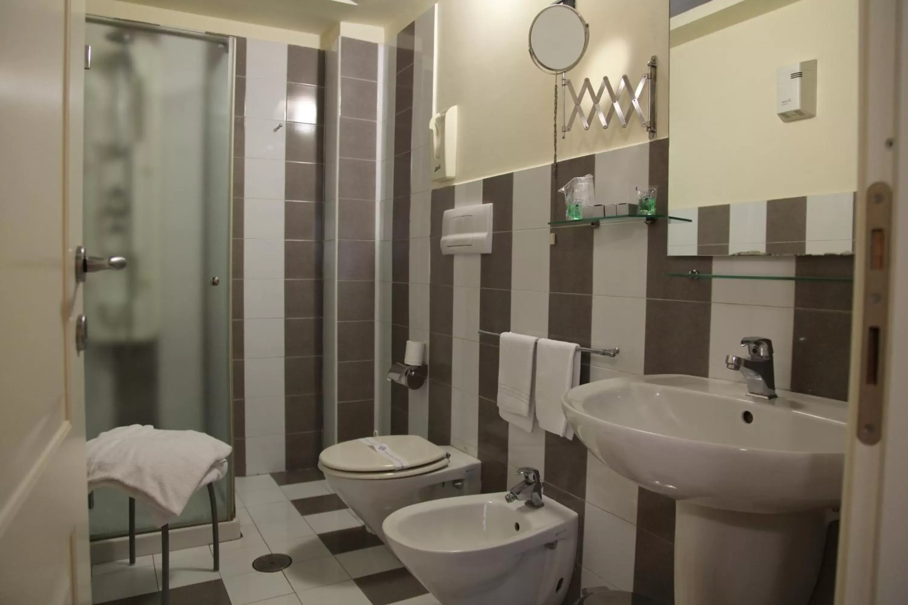 Bathroom in Caravaggio Hotel