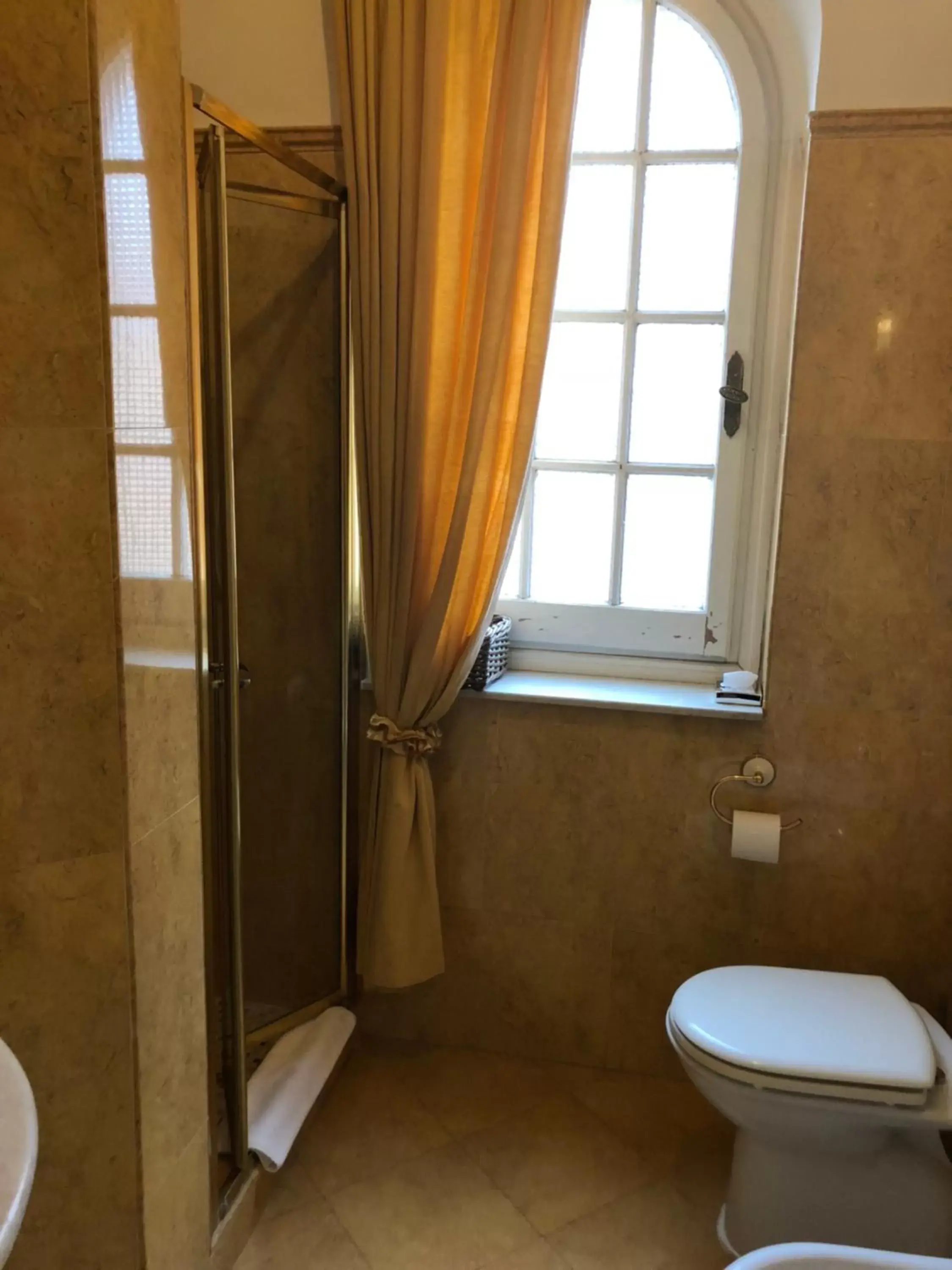 Bathroom in All Comfort Astoria Palace