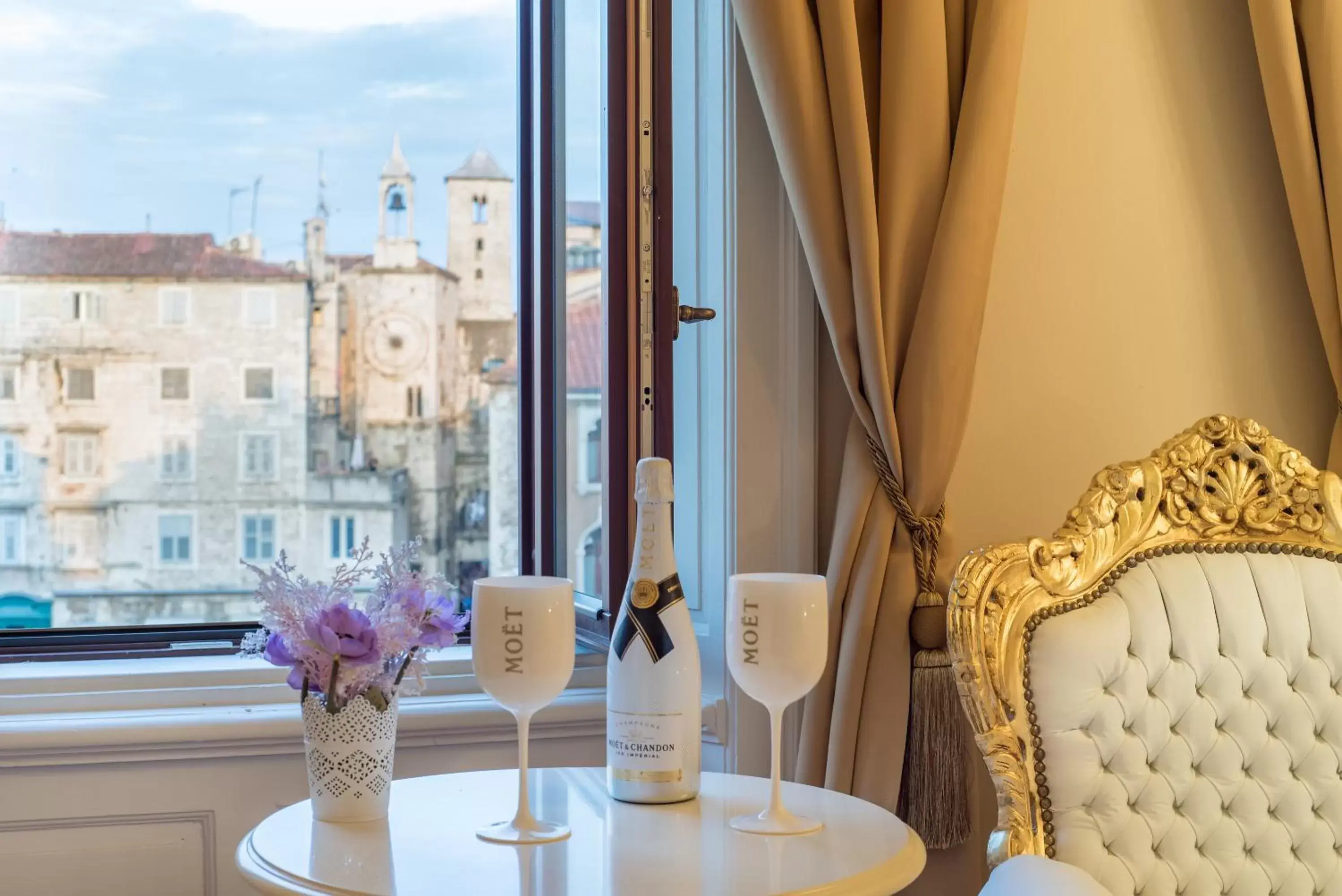 View (from property/room) in Central Square Heritage Hotel View (from property/room) in Central Square Heritage Hotel