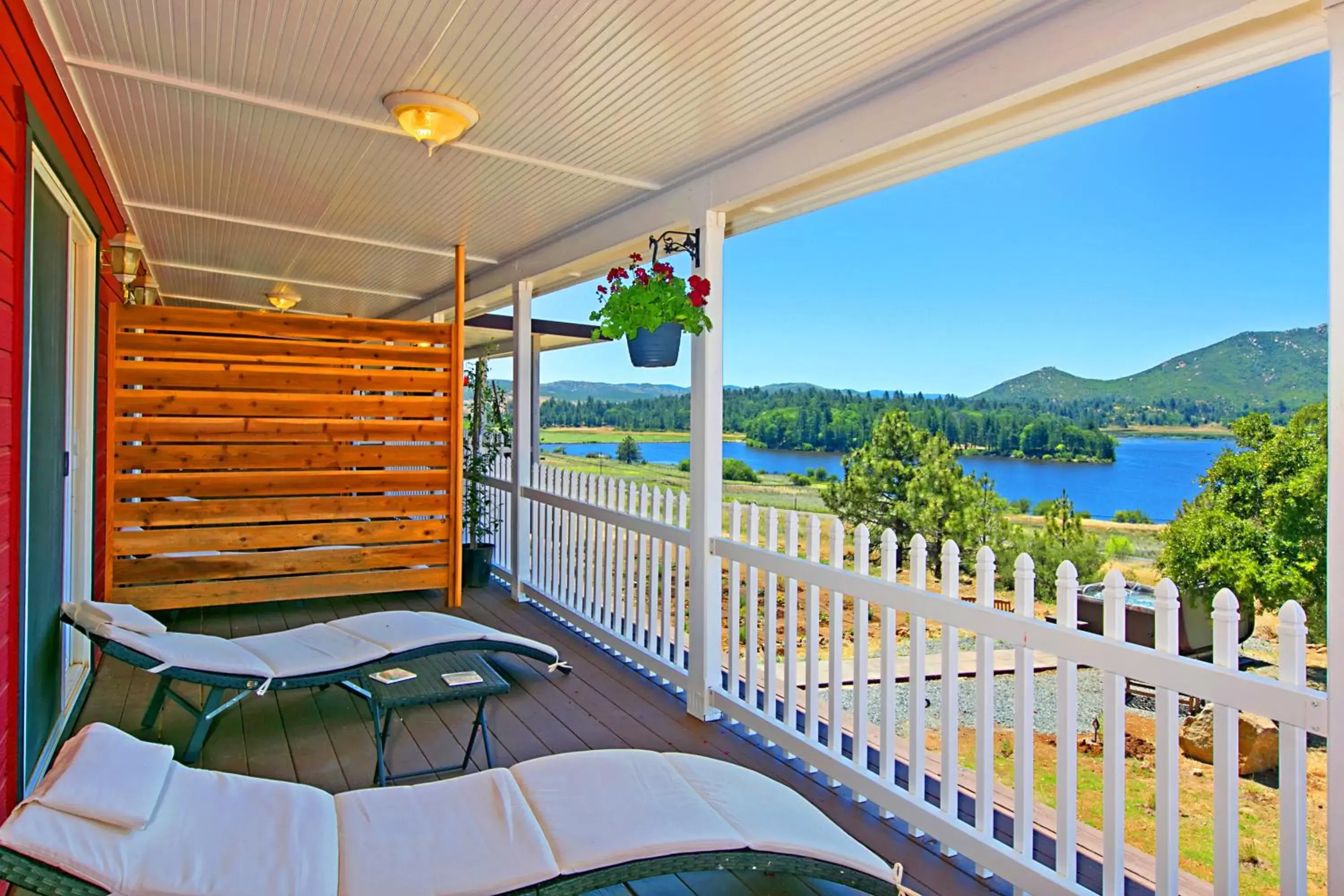 Balcony/Terrace in Quiet Mind Mountain Lodge, Retreat & Spa