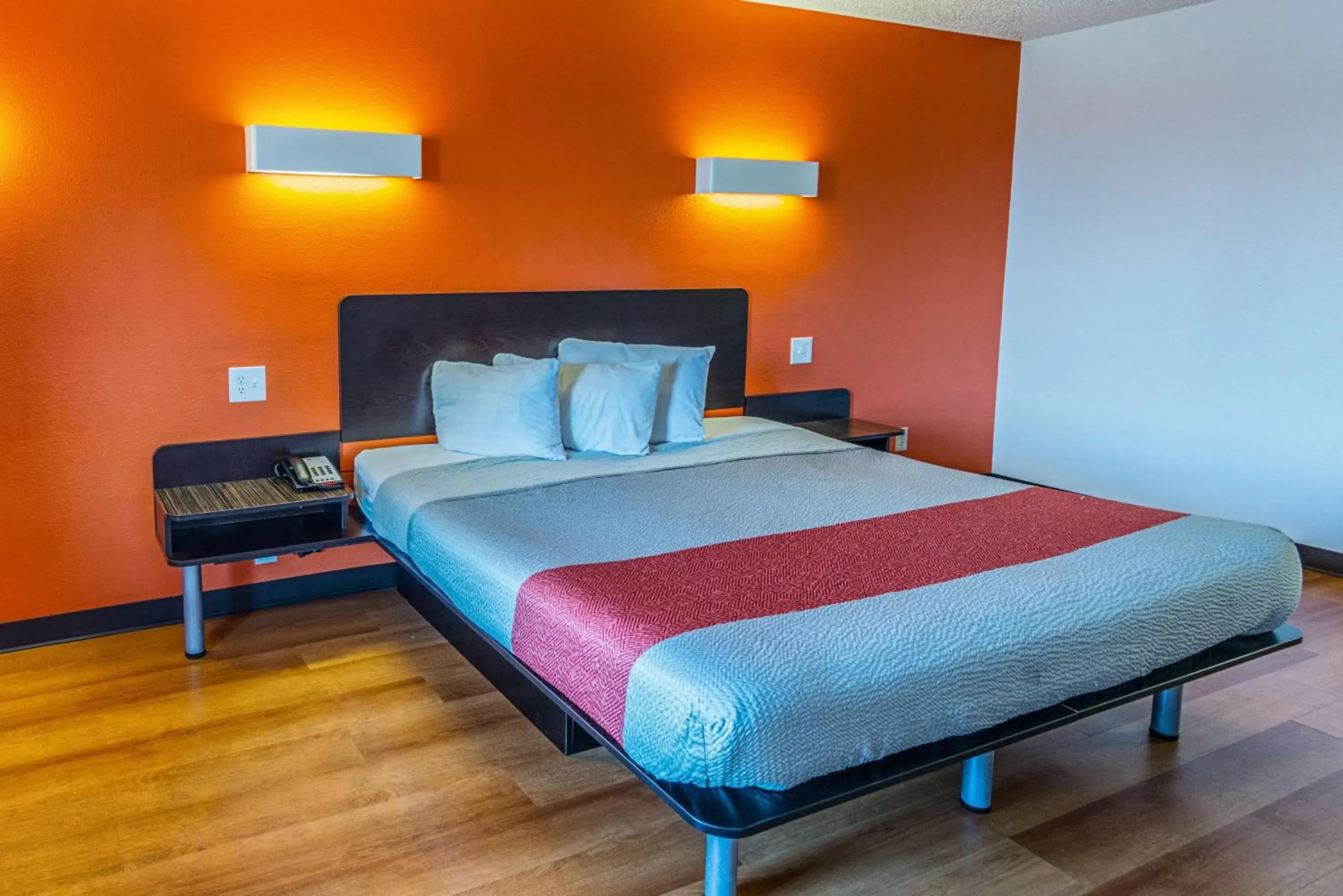 Photo of the whole room, Bed in Motel 6-Waxahachie, TX Photo of the whole room, Bed in Motel 6-Waxahachie, TX