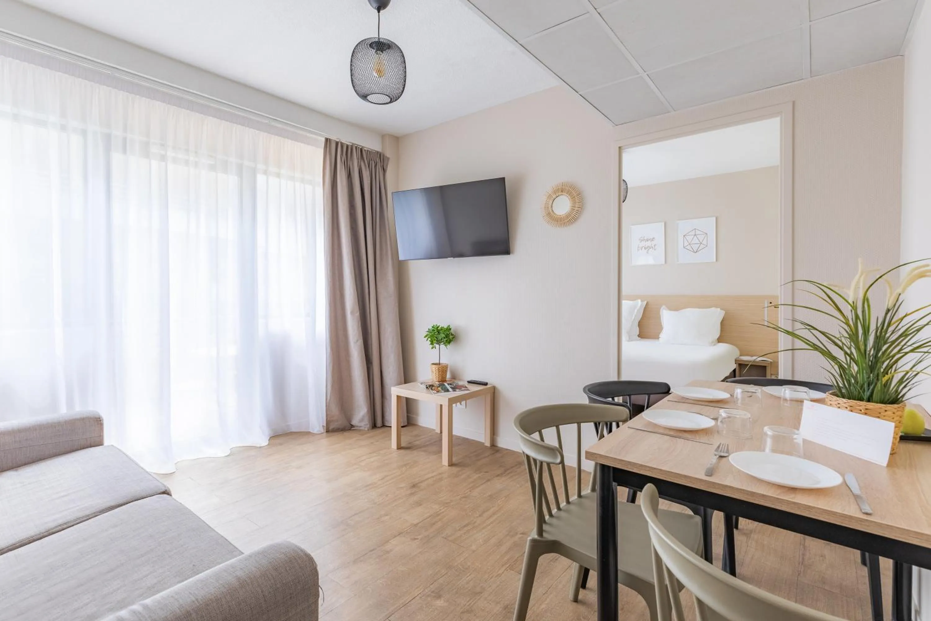 TV and multimedia in Appart'City Classic Bordeaux Centre