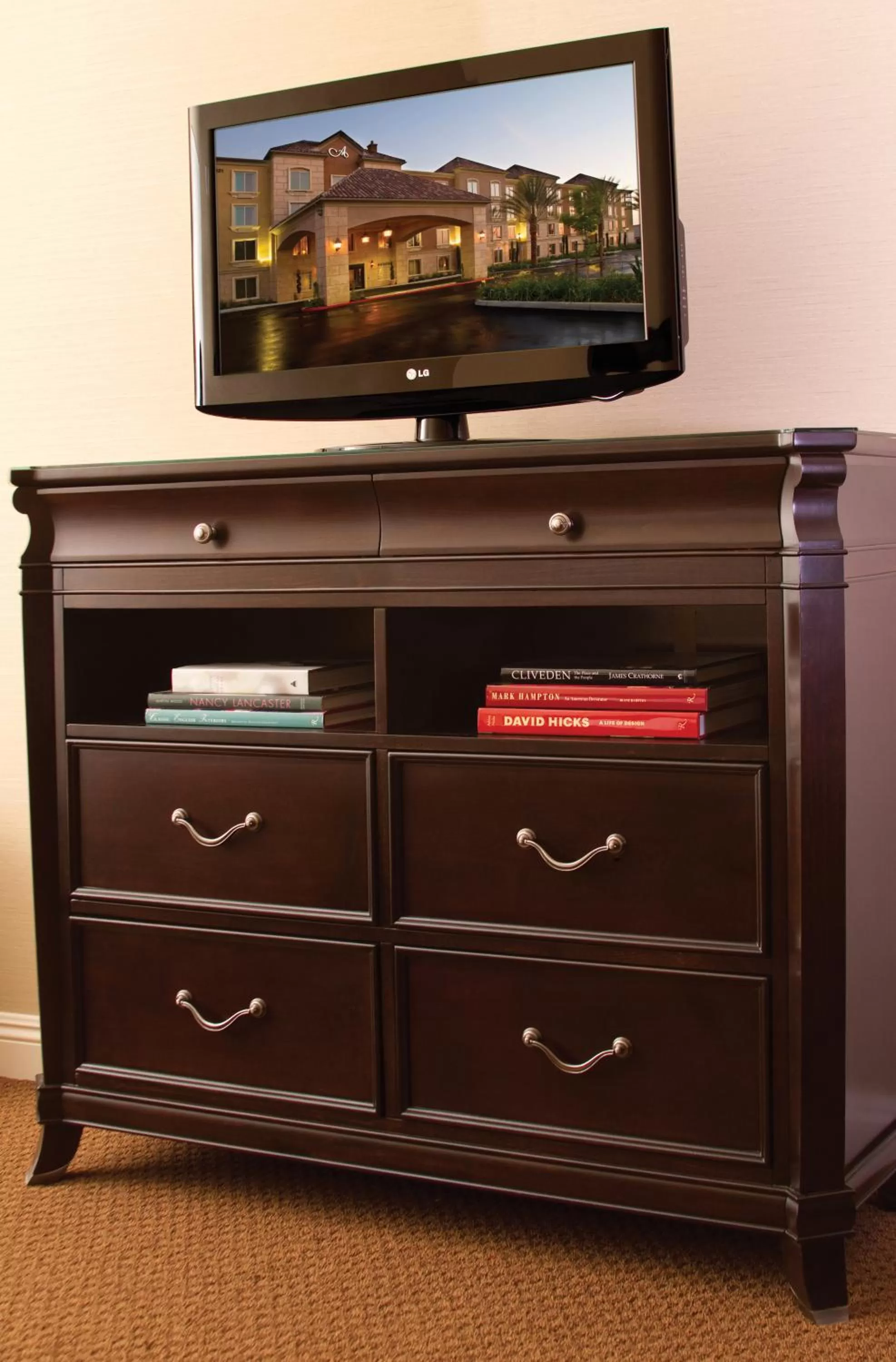 TV and multimedia in Ayres Hotel & Spa Moreno Valley/Riverside