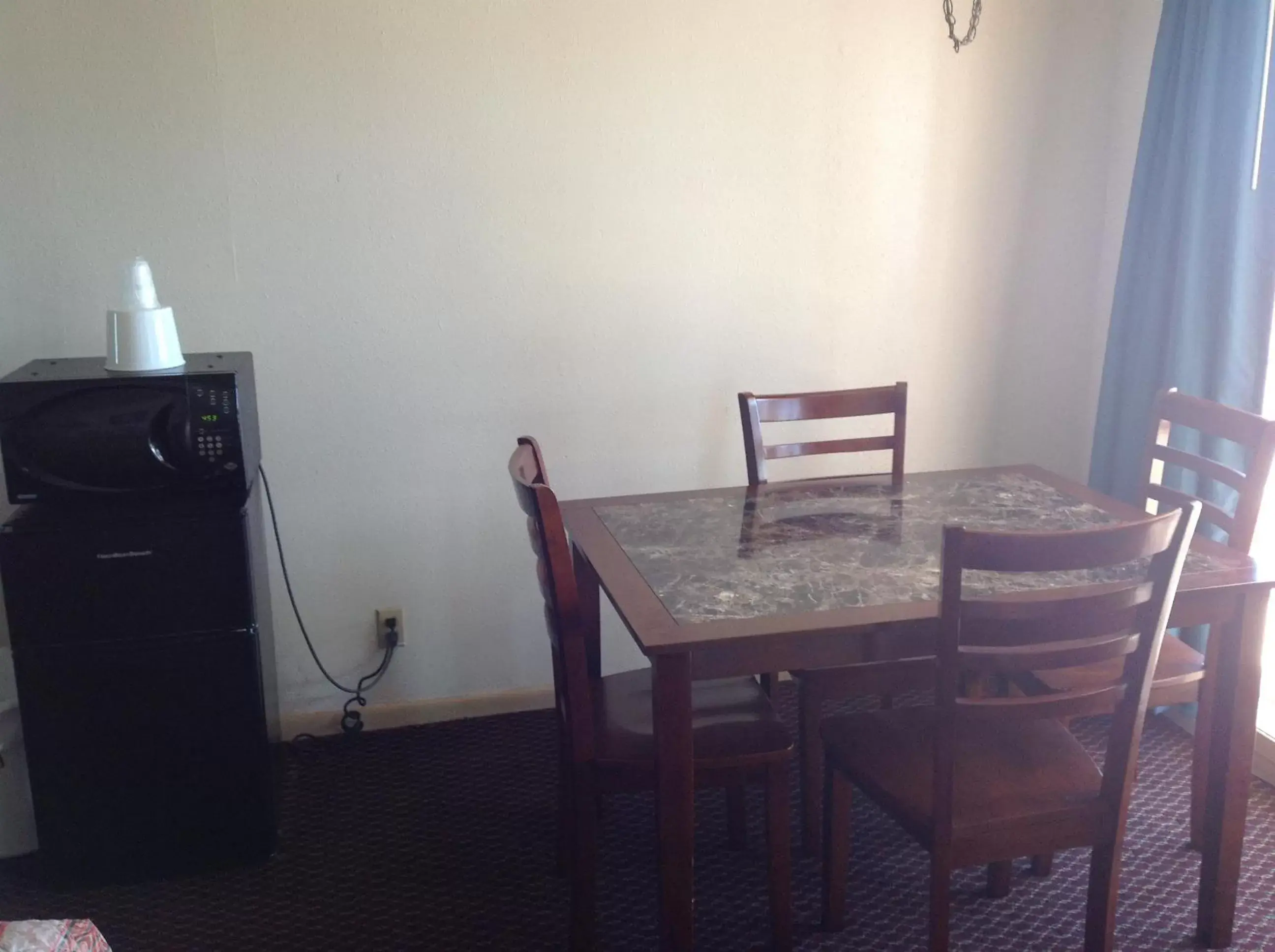 Dining Area in Sea Shell Inn Motel