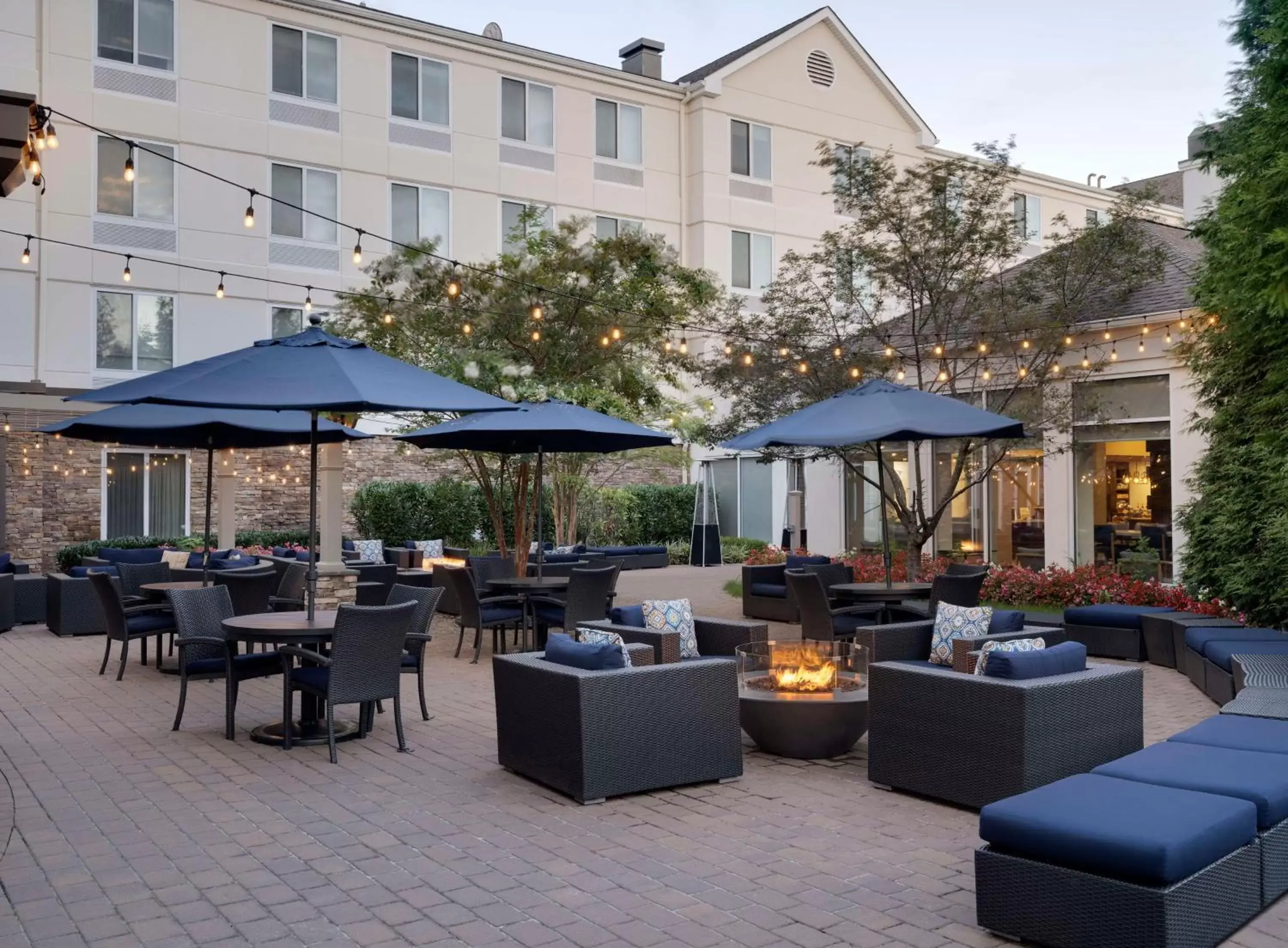 Patio, Restaurant/Places to Eat in Hilton Garden Inn Melville