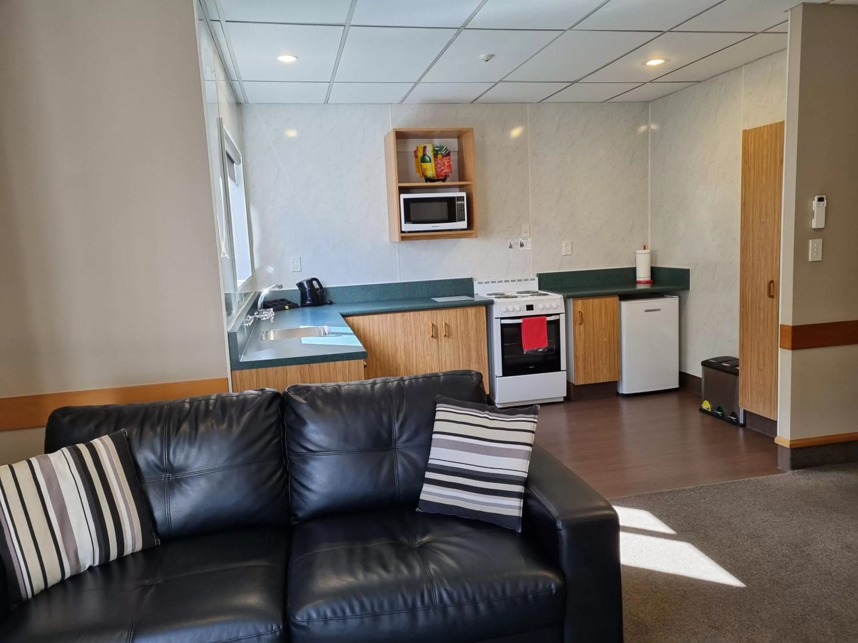 Kitchen or kitchenette in Amross Court