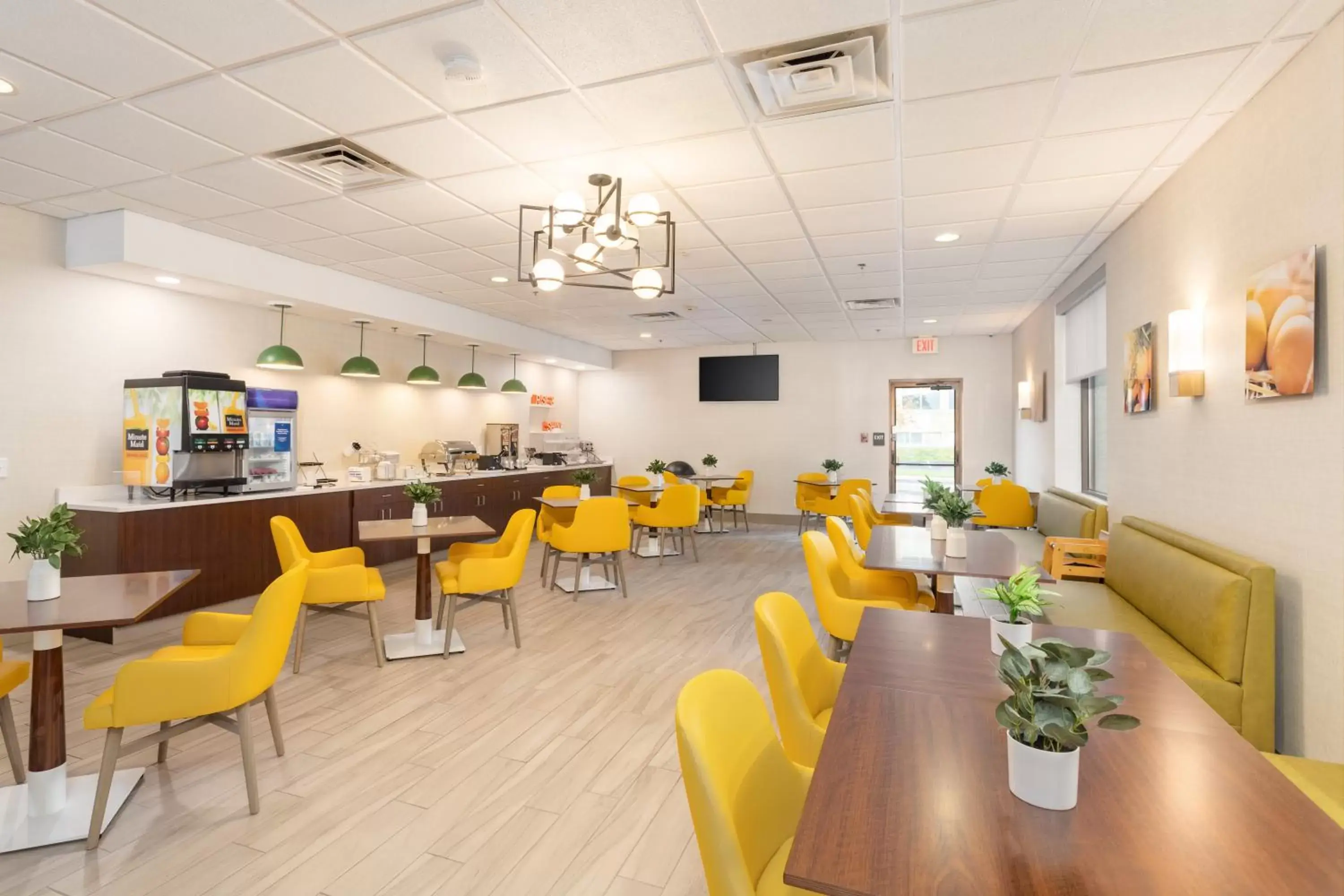Breakfast, Restaurant/Places to Eat in Comfort Inn & Suites Buffalo Airport