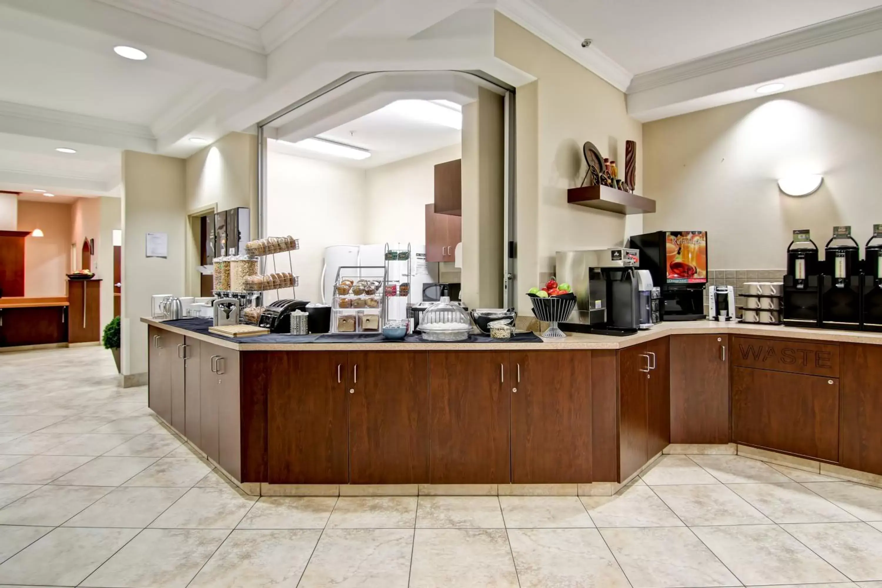 Continental breakfast, Restaurant/Places to Eat in Canalta Camrose