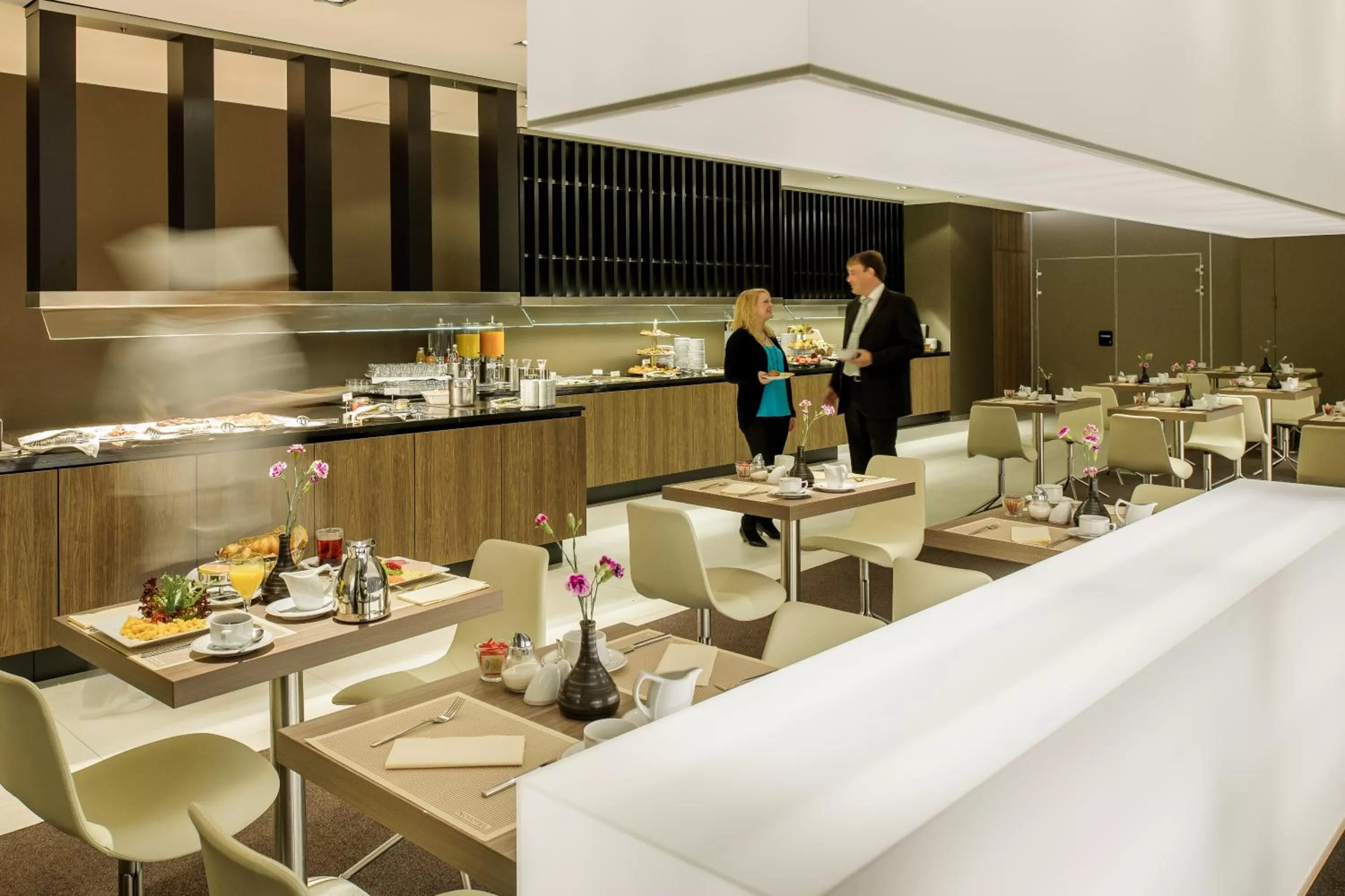 Restaurant/places to eat in Novotel Hannover